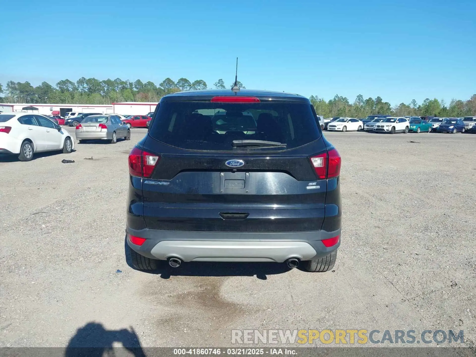 16 Photograph of a damaged car 1FMCU9GD4KUA96902 FORD ESCAPE 2019
