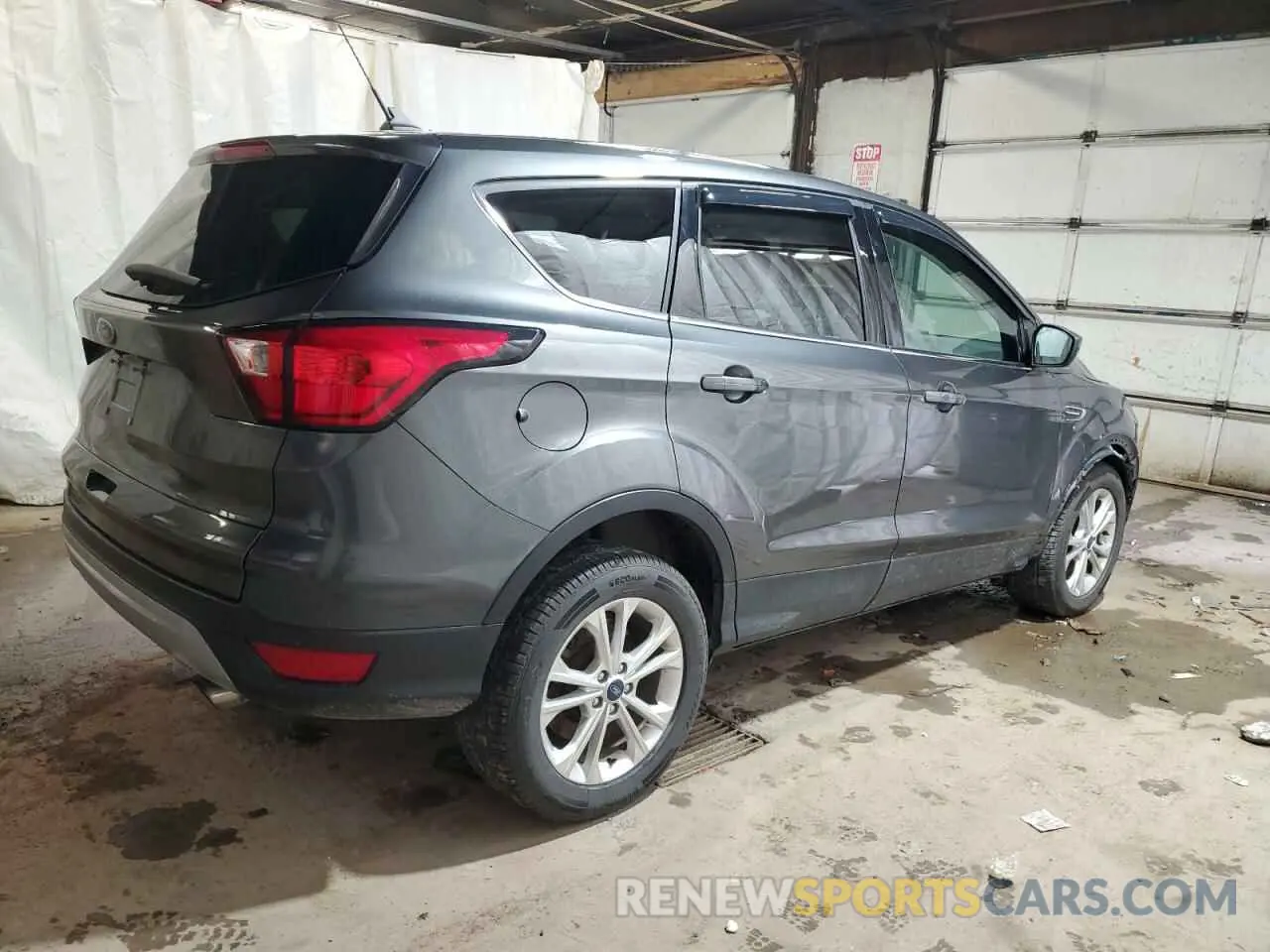 3 Photograph of a damaged car 1FMCU9GD4KUB41658 FORD ESCAPE 2019