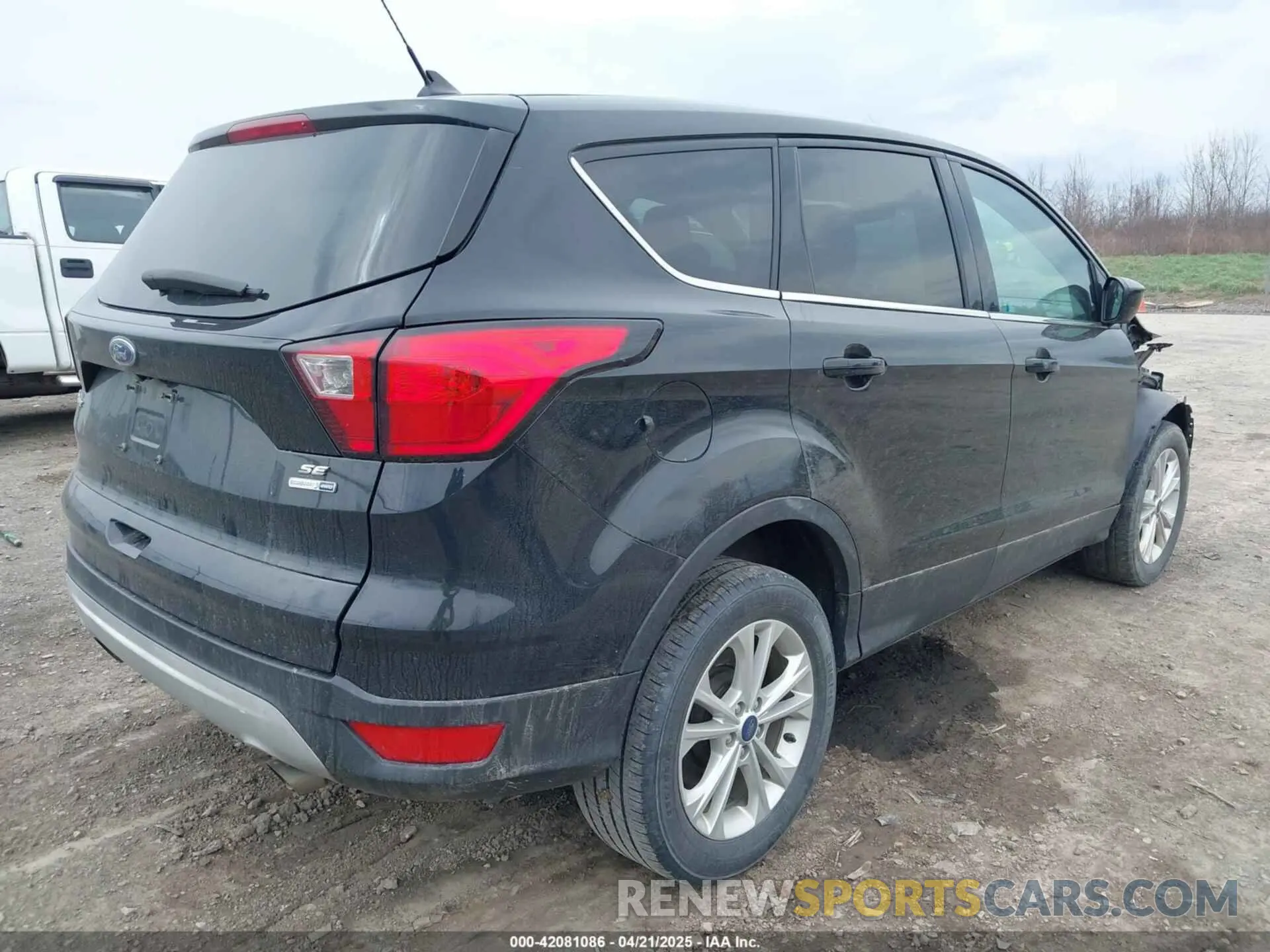4 Фотография поврежденного автомобиля 1FMCU9GD4KUB44754 FORD ESCAPE 2019