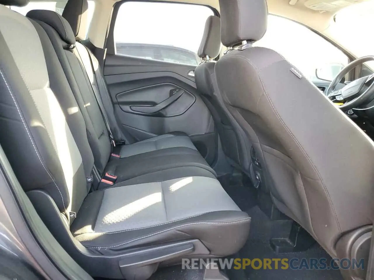 11 Photograph of a damaged car 1FMCU9GD4KUB44804 FORD ESCAPE 2019