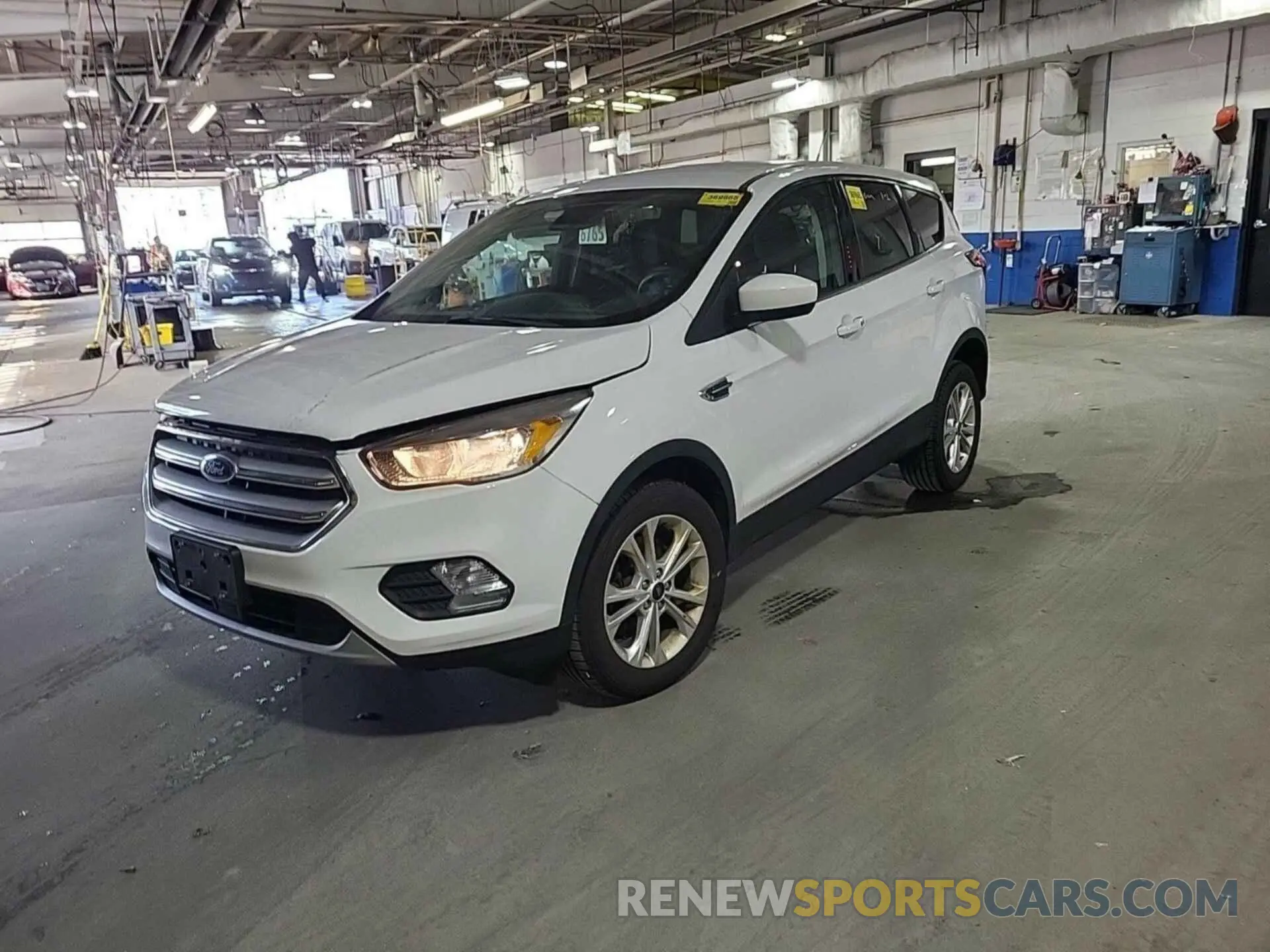 10 Photograph of a damaged car 1FMCU9GD4KUB65698 FORD ESCAPE 2019