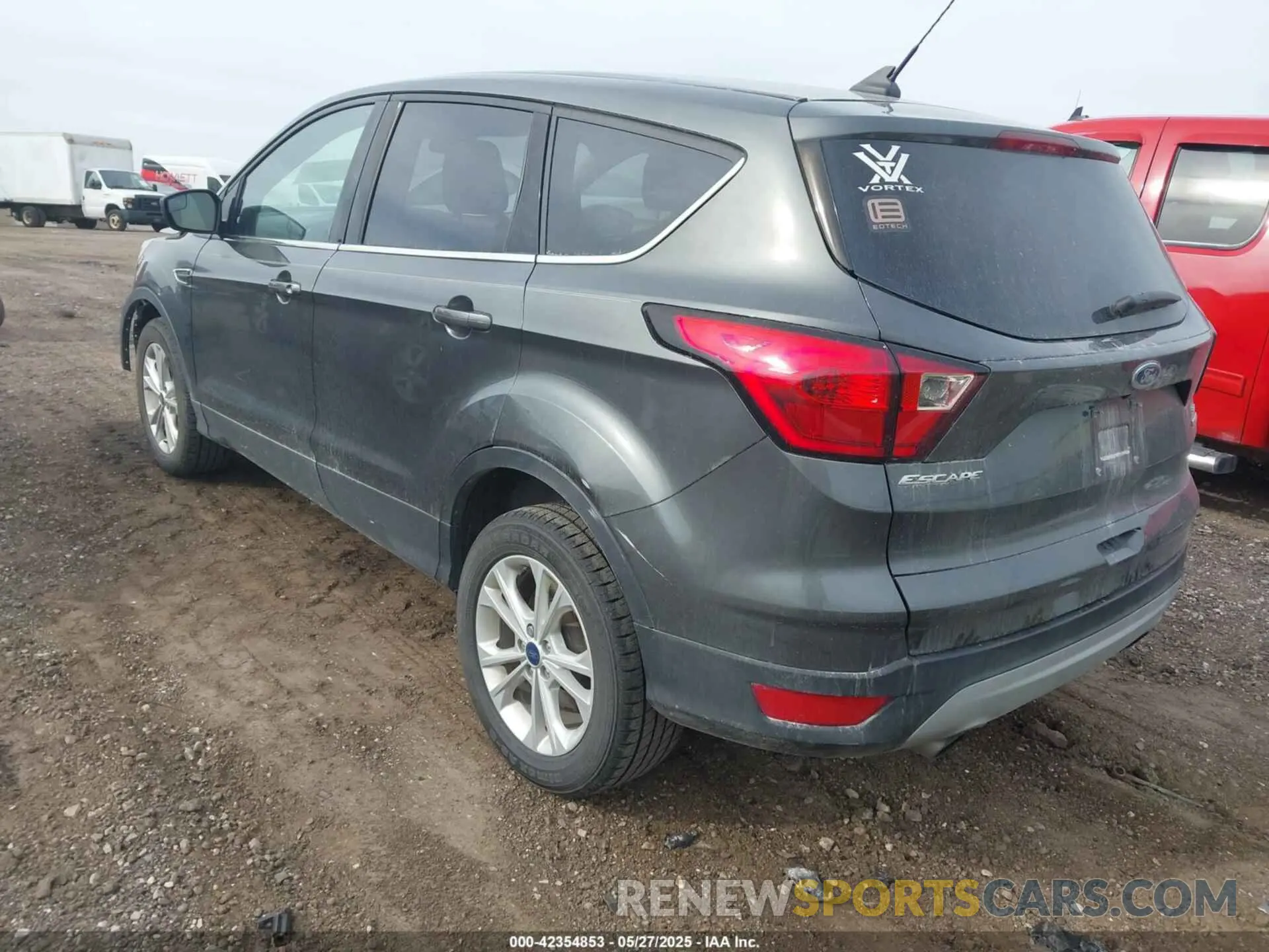 3 Photograph of a damaged car 1FMCU9GD4KUC00465 FORD ESCAPE 2019