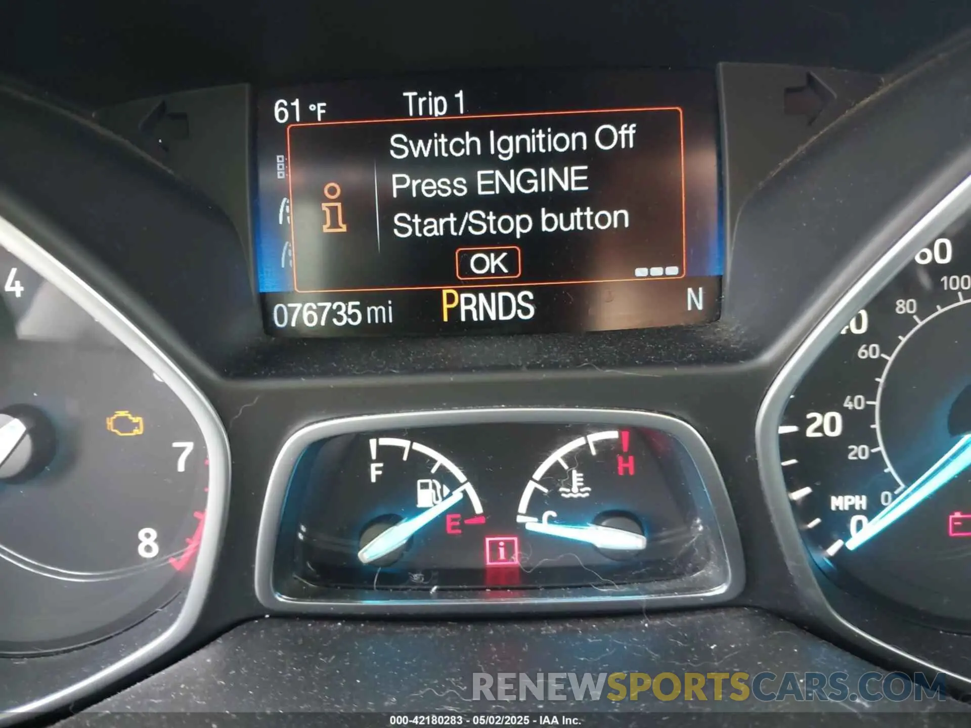 15 Photograph of a damaged car 1FMCU9GD5KUB25307 FORD ESCAPE 2019