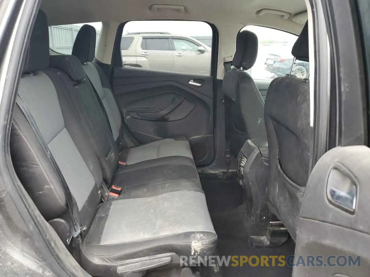 11 Photograph of a damaged car 1FMCU9GD5KUB67461 FORD ESCAPE 2019