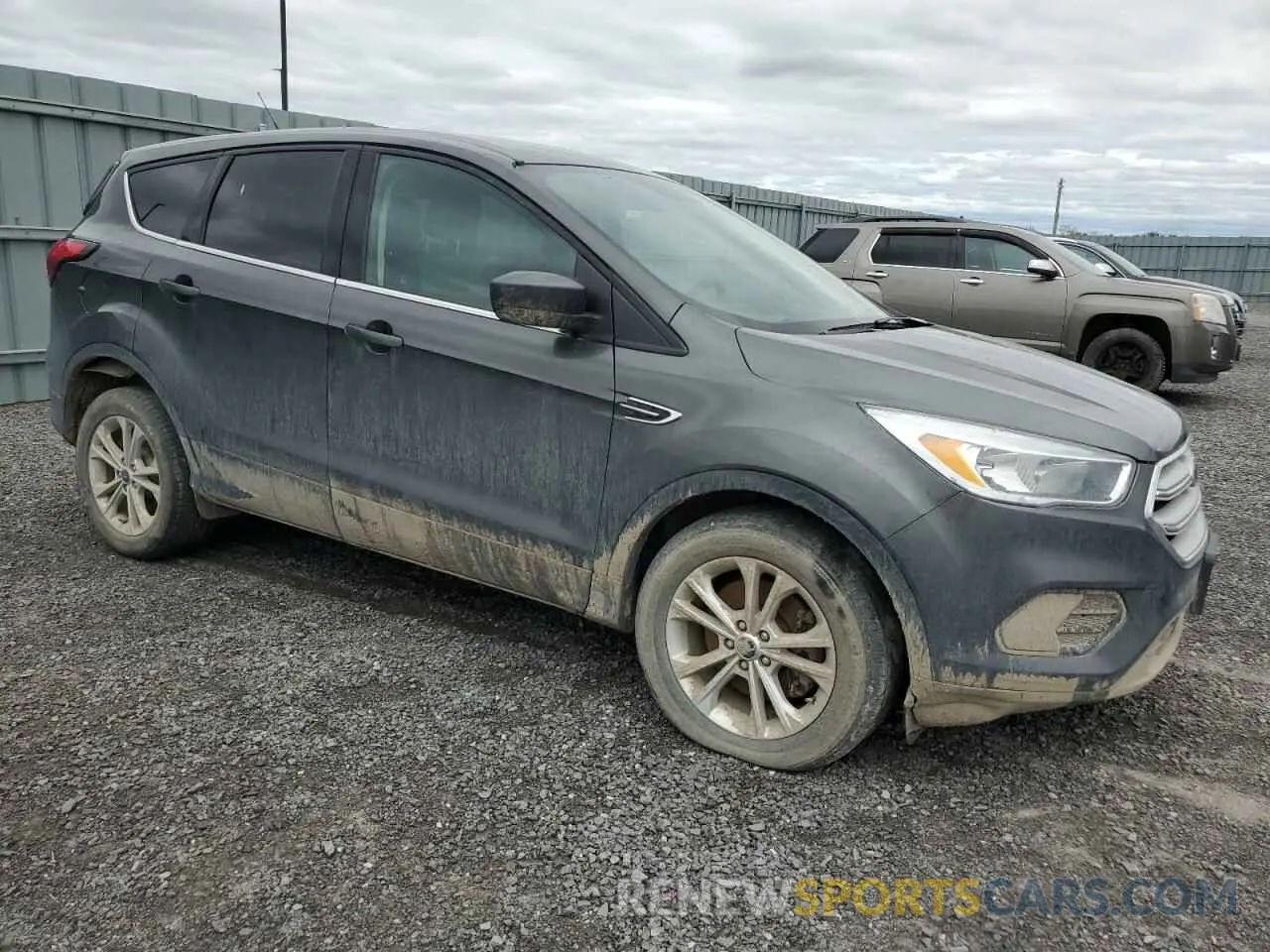 4 Photograph of a damaged car 1FMCU9GD5KUB67461 FORD ESCAPE 2019