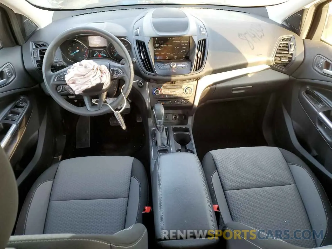 8 Фотография поврежденного автомобиля 1FMCU9GD5KUB74023 FORD ESCAPE 2019