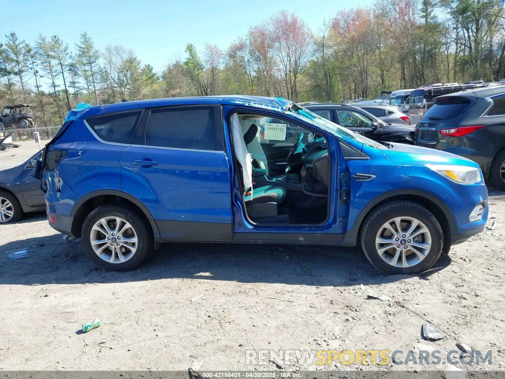 14 Photograph of a damaged car 1FMCU9GD5KUC17470 FORD ESCAPE 2019