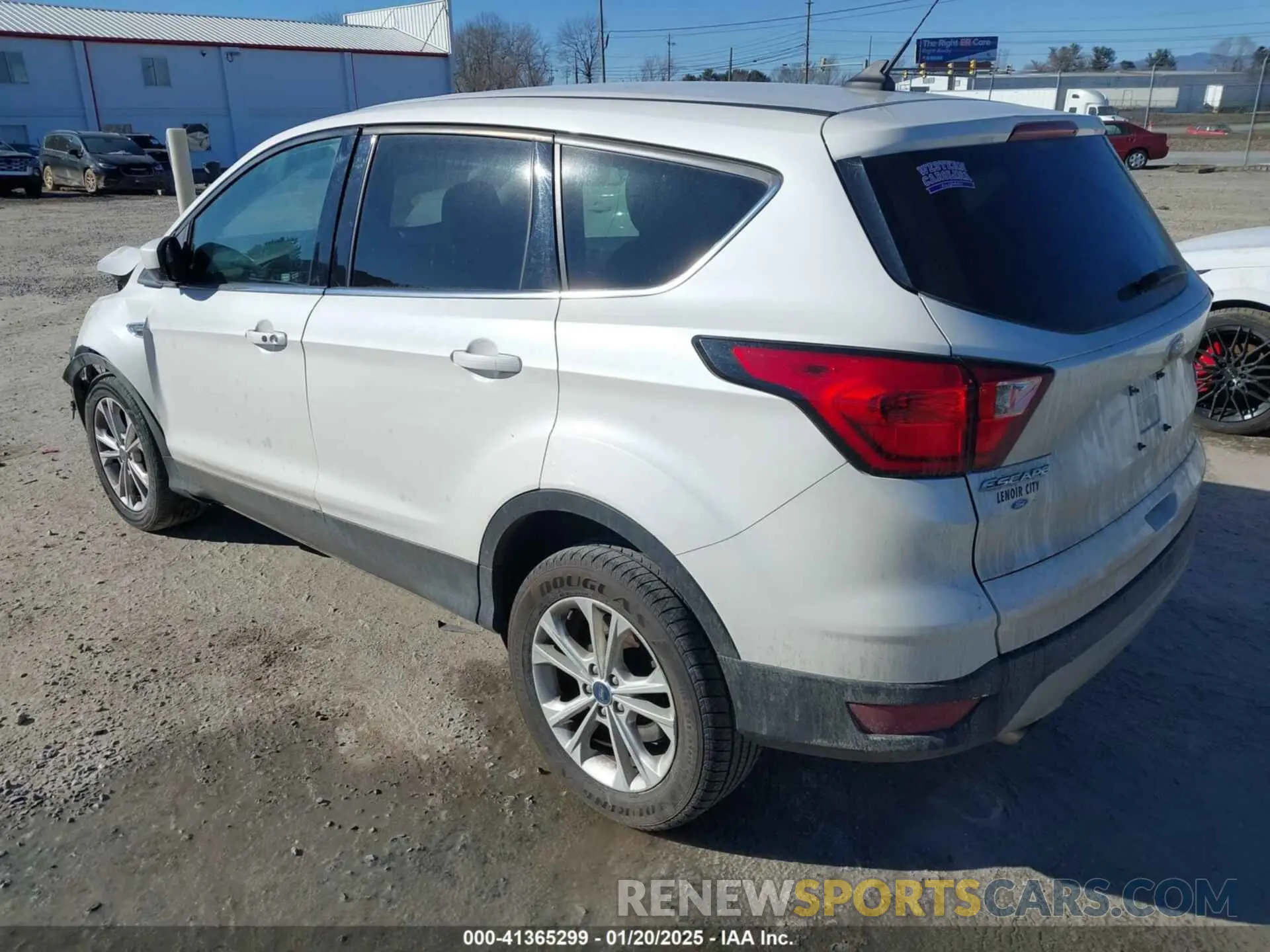 3 Фотография поврежденного автомобиля 1FMCU9GD5KUC24497 FORD ESCAPE 2019