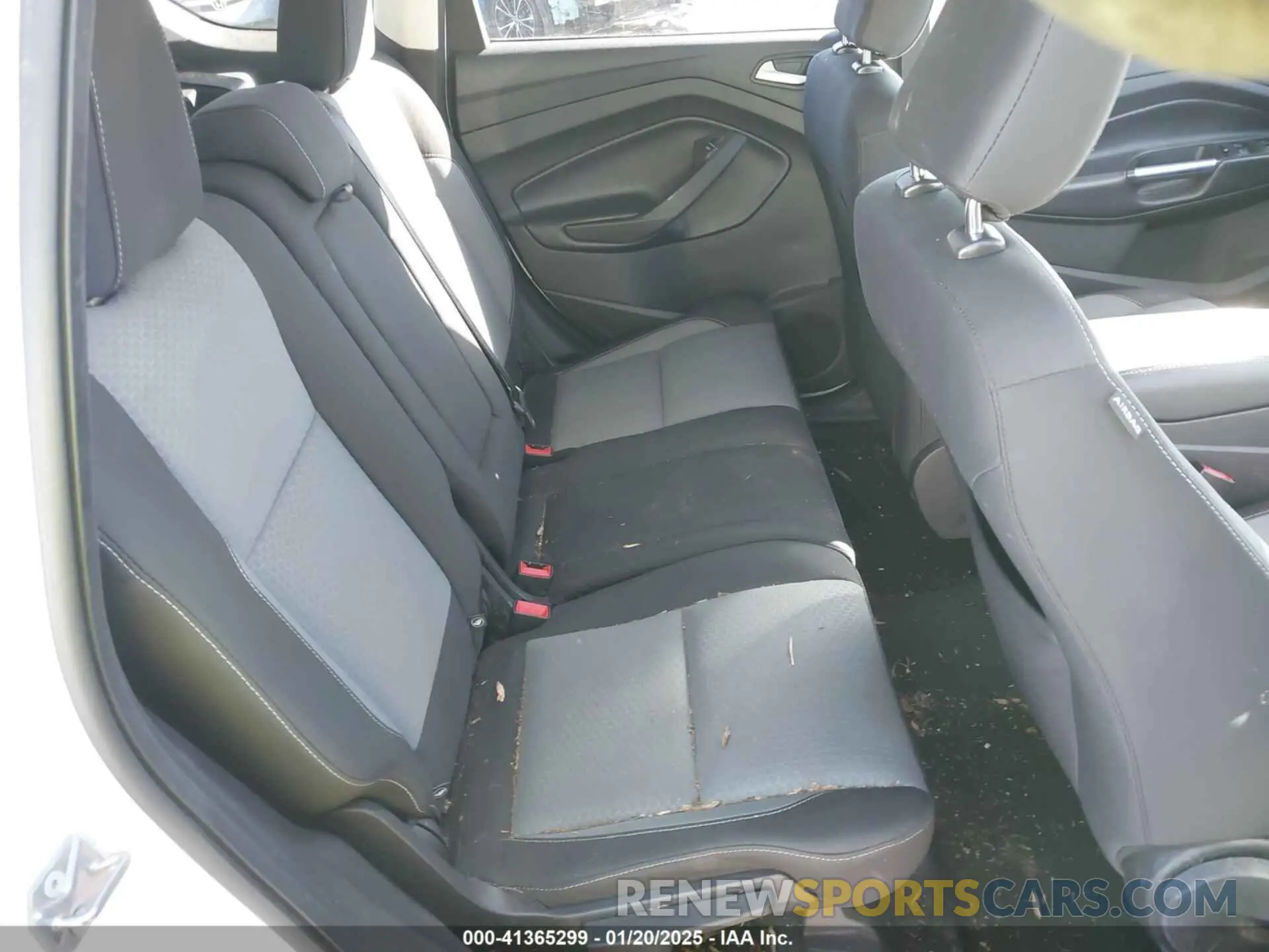 8 Фотография поврежденного автомобиля 1FMCU9GD5KUC24497 FORD ESCAPE 2019