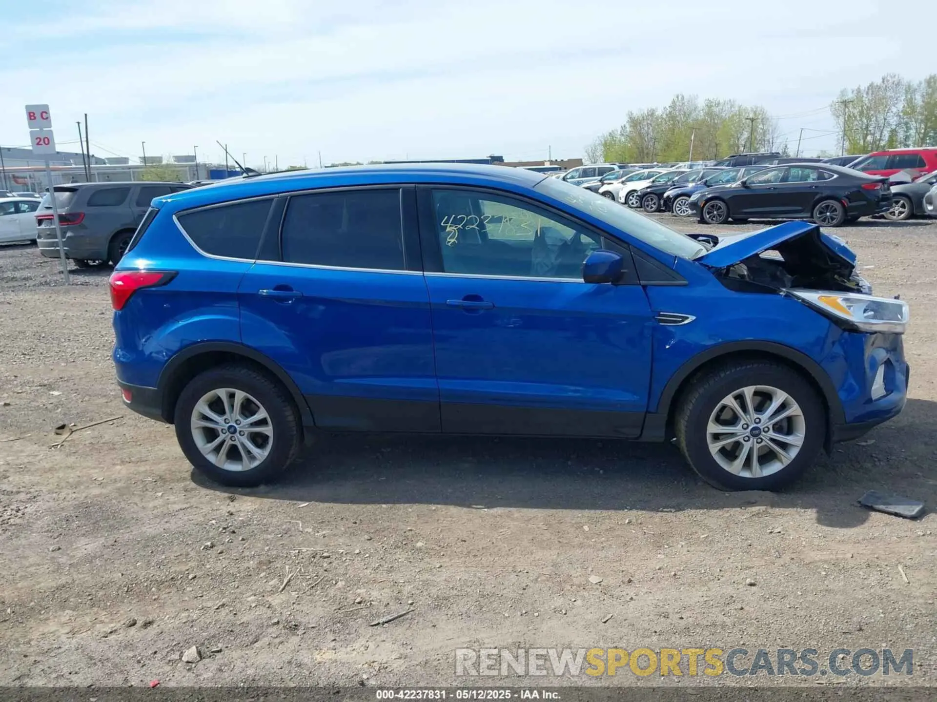 13 Photograph of a damaged car 1FMCU9GD5KUC48900 FORD ESCAPE 2019