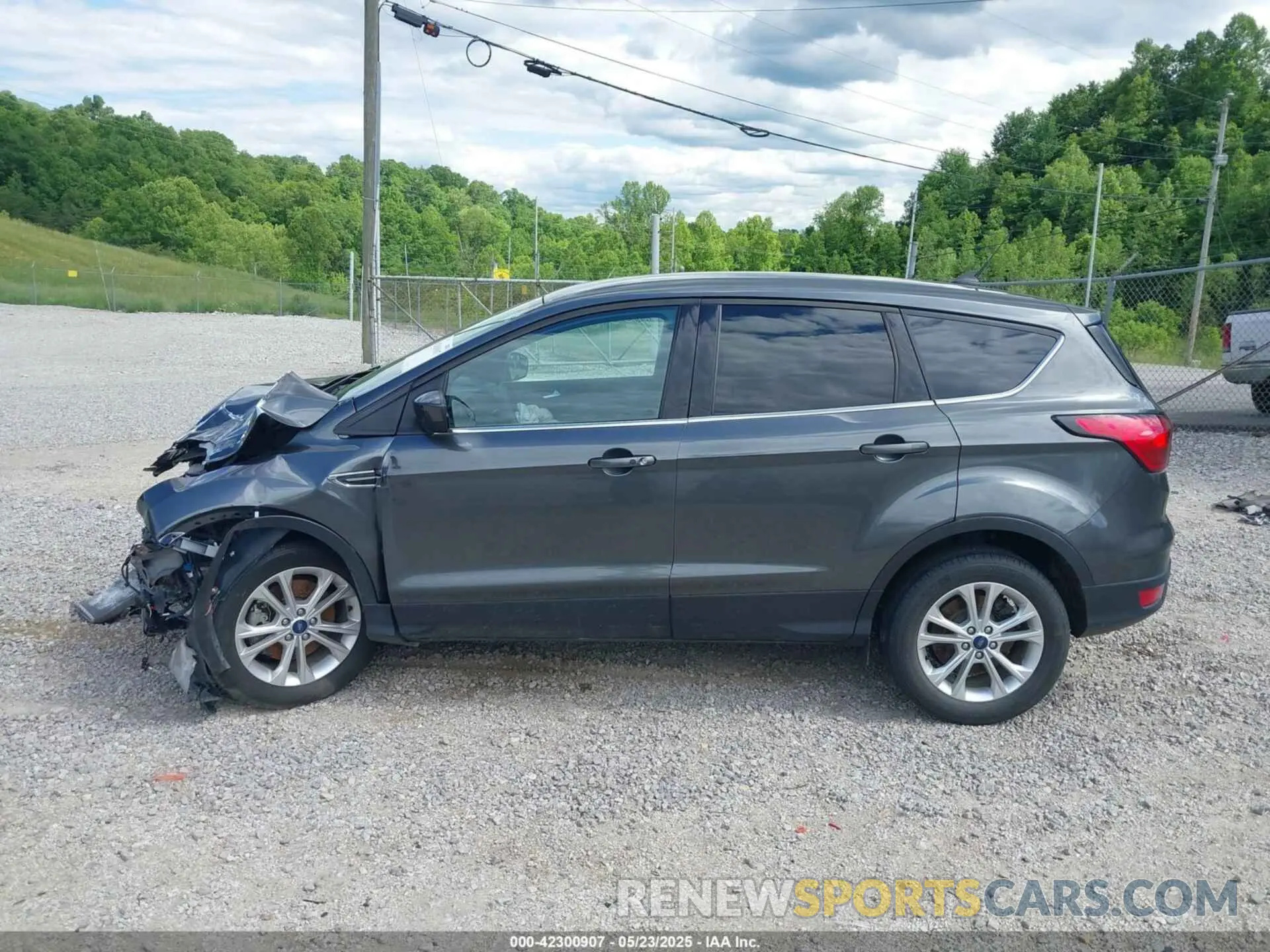 15 Photograph of a damaged car 1FMCU9GD6KUA32411 FORD ESCAPE 2019