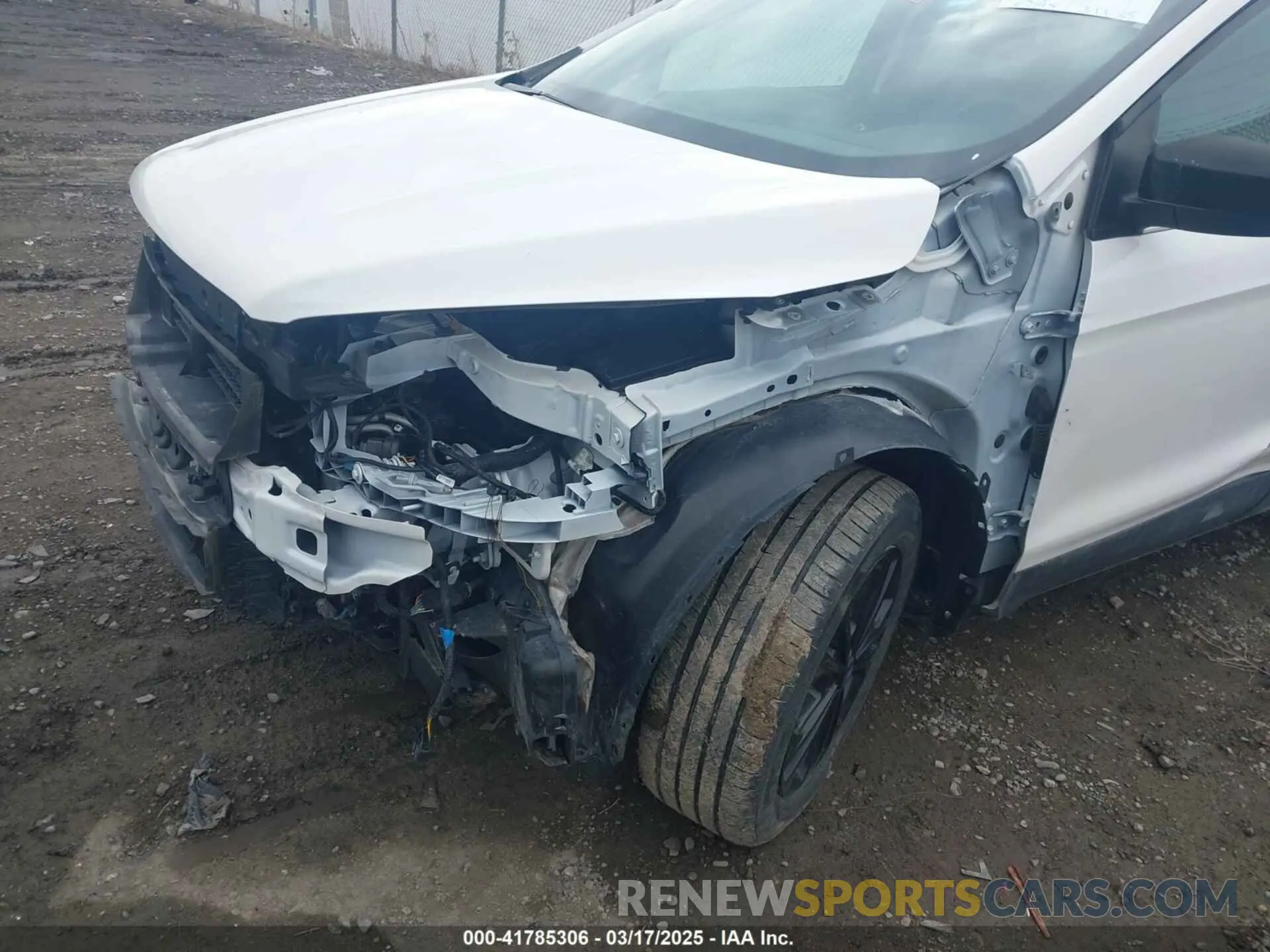 18 Photograph of a damaged car 1FMCU9GD6KUA41674 FORD ESCAPE 2019