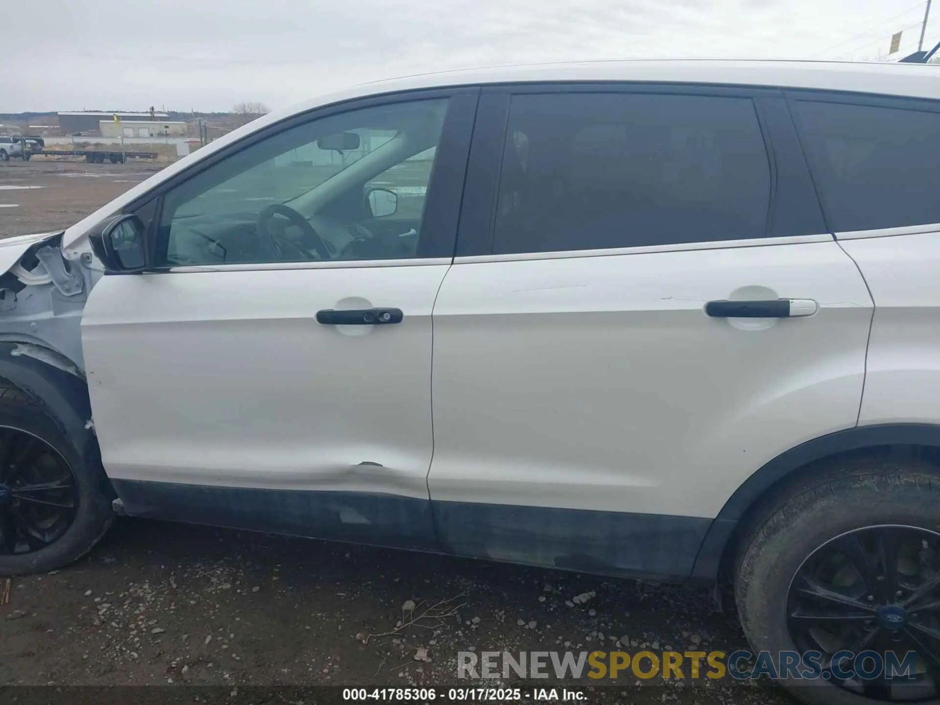 19 Photograph of a damaged car 1FMCU9GD6KUA41674 FORD ESCAPE 2019