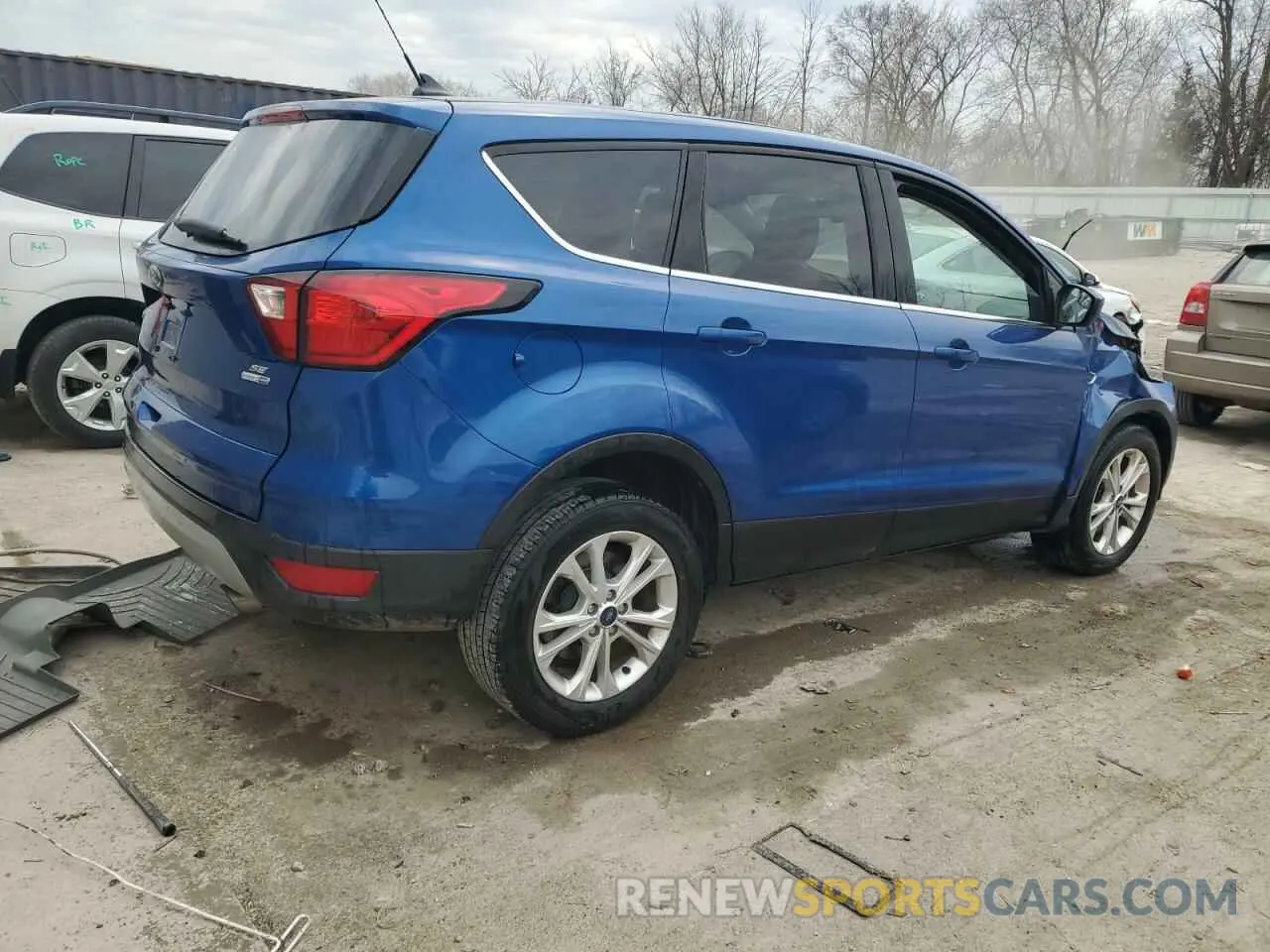 3 Photograph of a damaged car 1FMCU9GD6KUA92768 FORD ESCAPE 2019