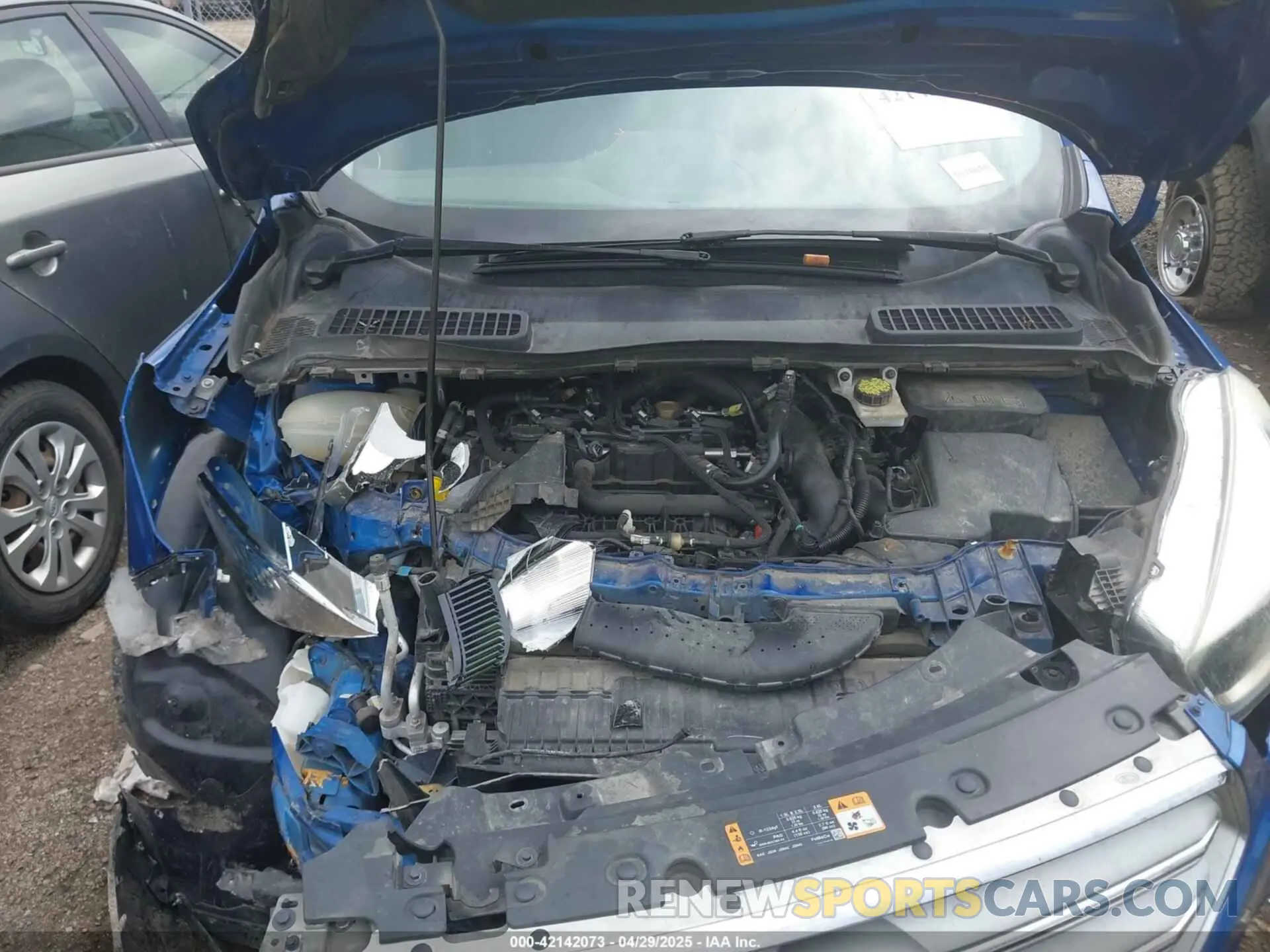 10 Photograph of a damaged car 1FMCU9GD6KUB53780 FORD ESCAPE 2019