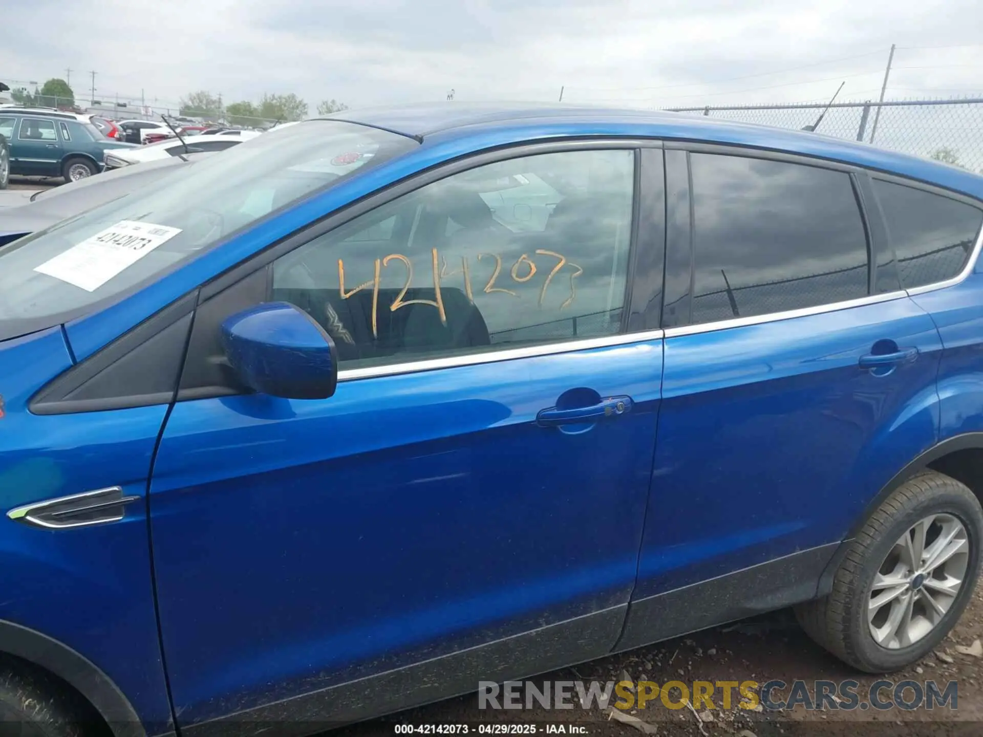15 Photograph of a damaged car 1FMCU9GD6KUB53780 FORD ESCAPE 2019