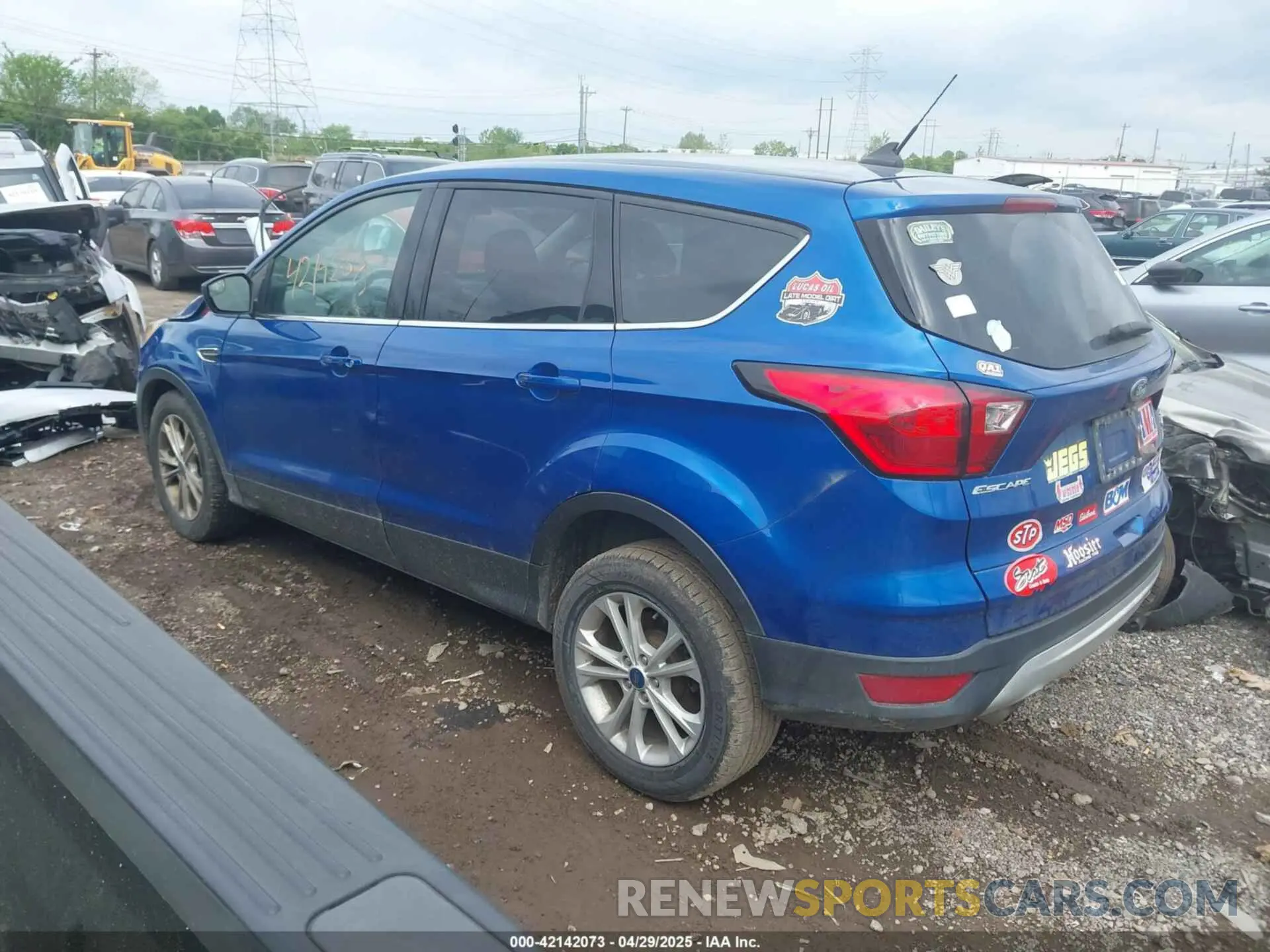 3 Photograph of a damaged car 1FMCU9GD6KUB53780 FORD ESCAPE 2019