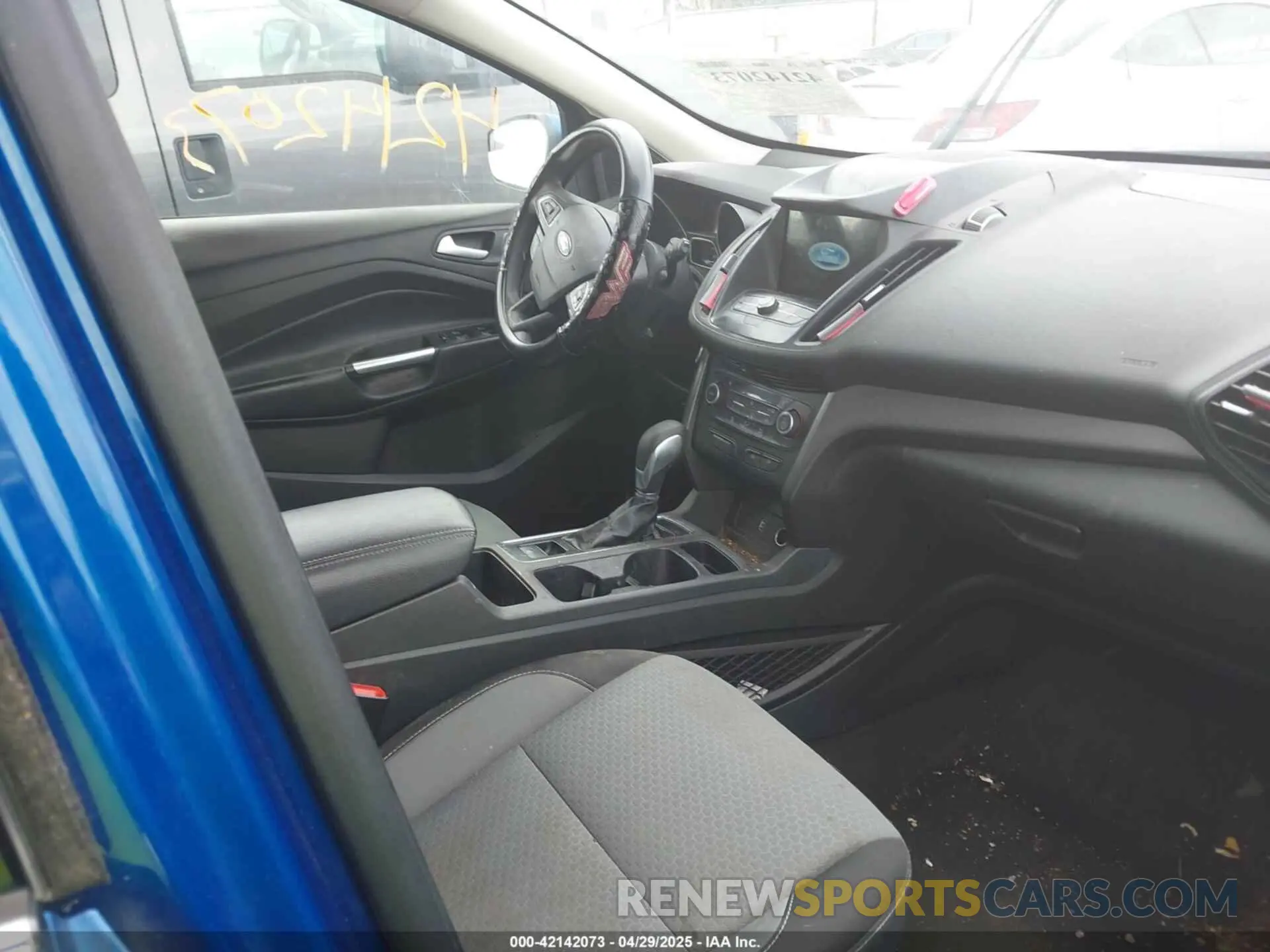 5 Photograph of a damaged car 1FMCU9GD6KUB53780 FORD ESCAPE 2019