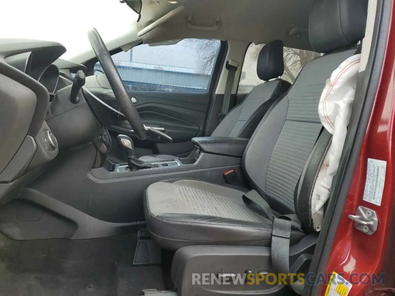 7 Photograph of a damaged car 1FMCU9GD6KUB78775 FORD ESCAPE 2019