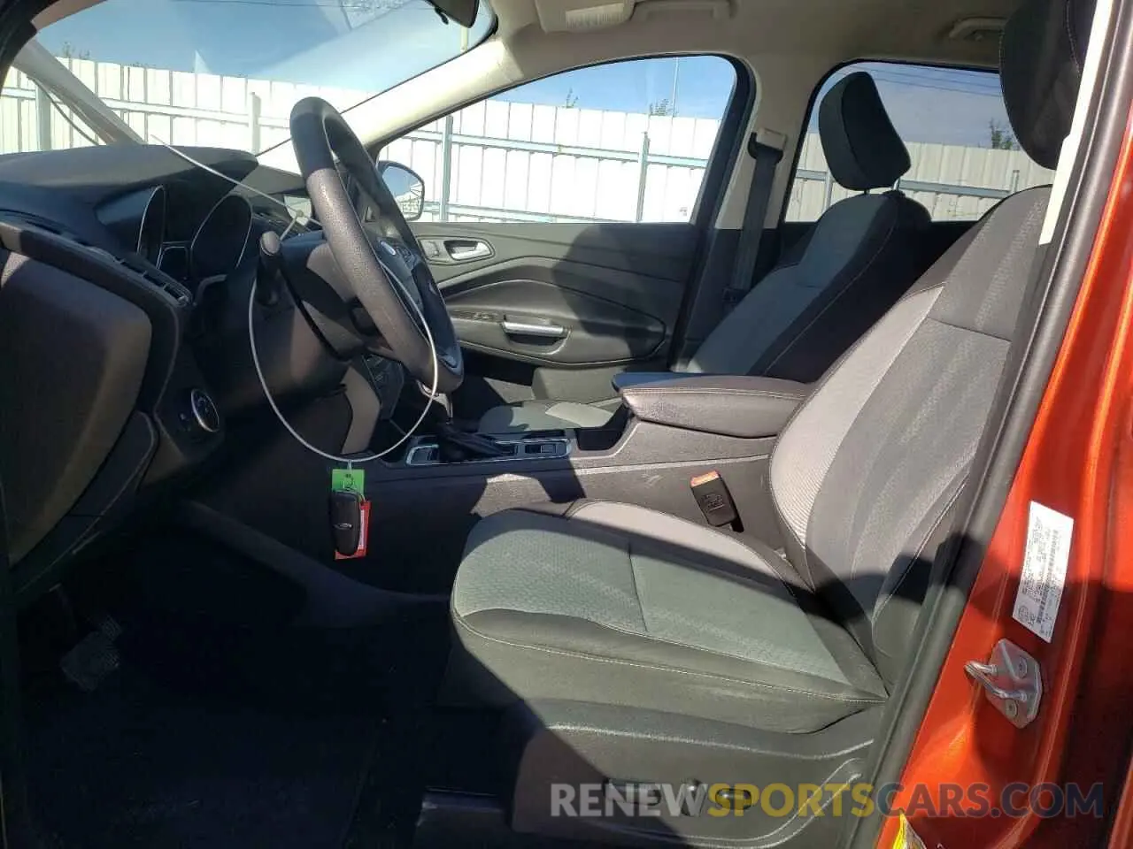 7 Photograph of a damaged car 1FMCU9GD6KUC10866 FORD ESCAPE 2019