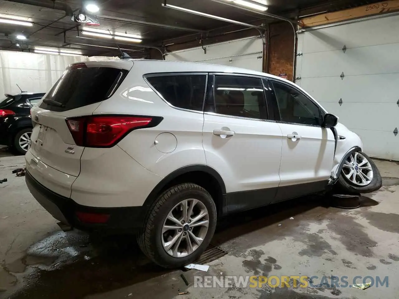 3 Photograph of a damaged car 1FMCU9GD7KUB19086 FORD ESCAPE 2019