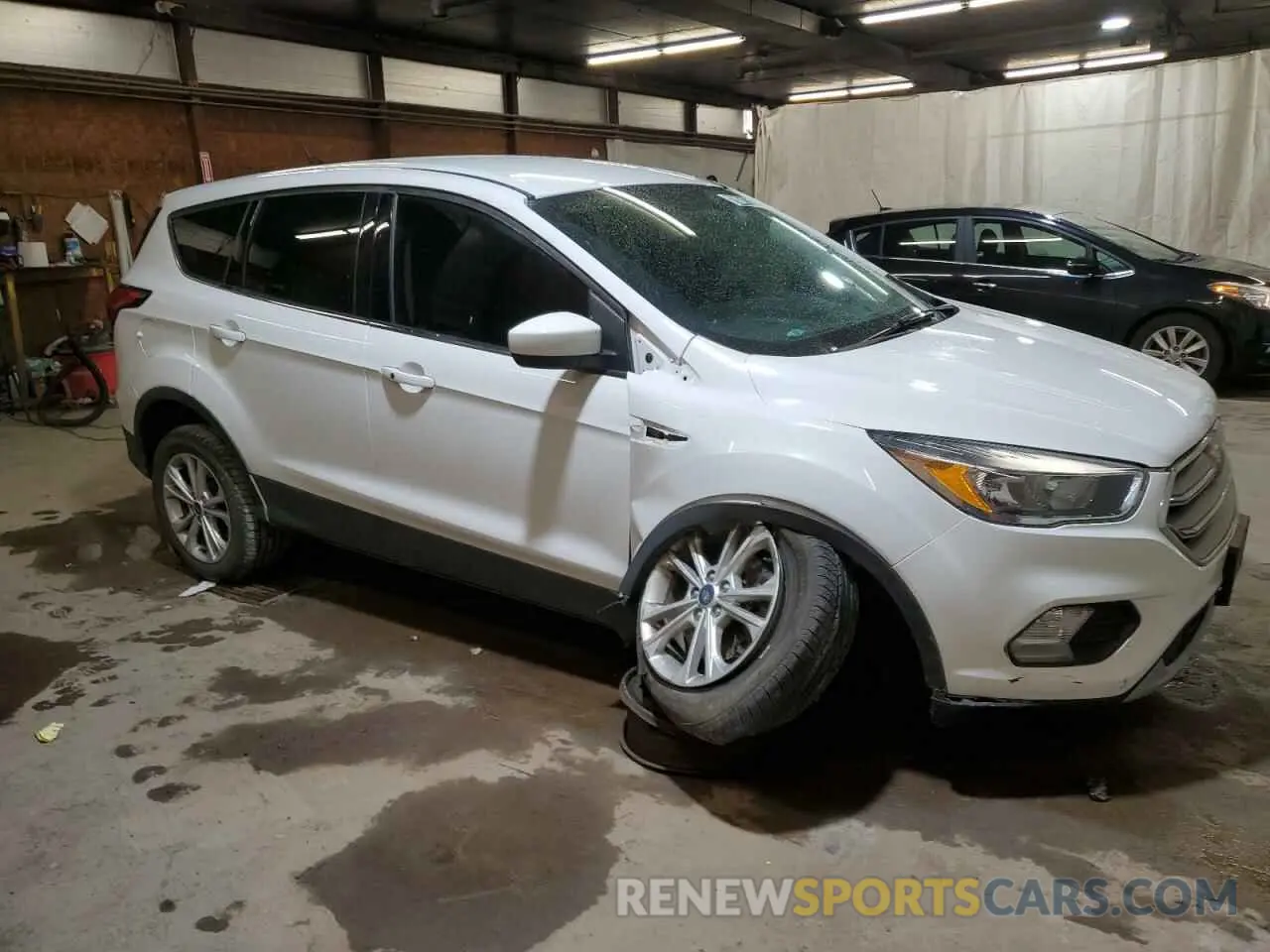 4 Photograph of a damaged car 1FMCU9GD7KUB19086 FORD ESCAPE 2019