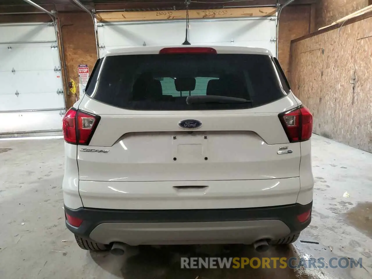 6 Photograph of a damaged car 1FMCU9GD7KUB19086 FORD ESCAPE 2019