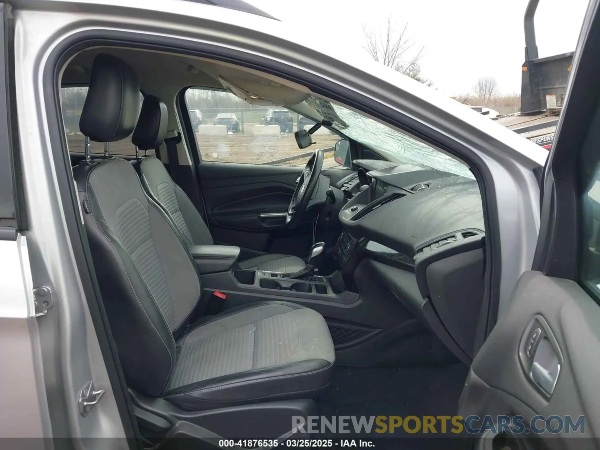 5 Фотография поврежденного автомобиля 1FMCU9GD7KUB29309 FORD ESCAPE 2019