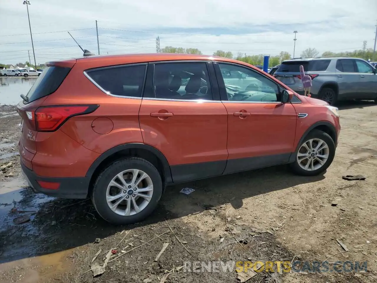 3 Фотография поврежденного автомобиля 1FMCU9GD7KUC00377 FORD ESCAPE 2019