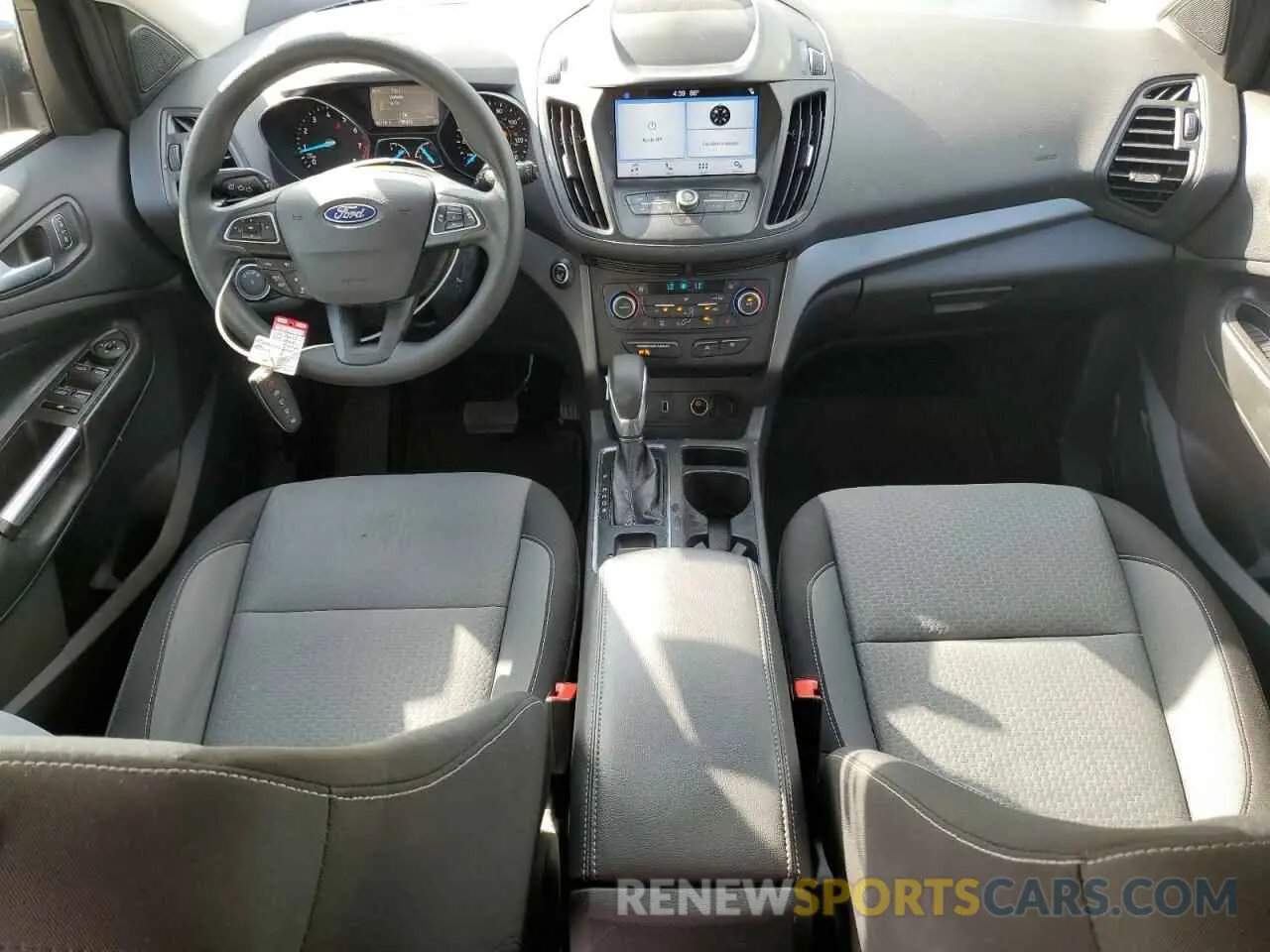 8 Photograph of a damaged car 1FMCU9GD8KUA30952 FORD ESCAPE 2019