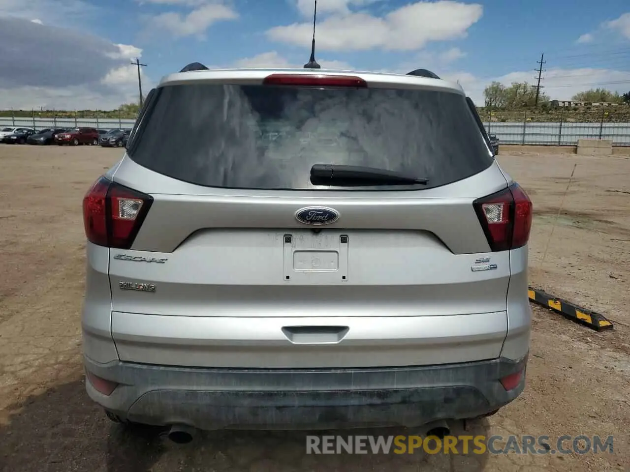 6 Photograph of a damaged car 1FMCU9GD8KUB09943 FORD ESCAPE 2019