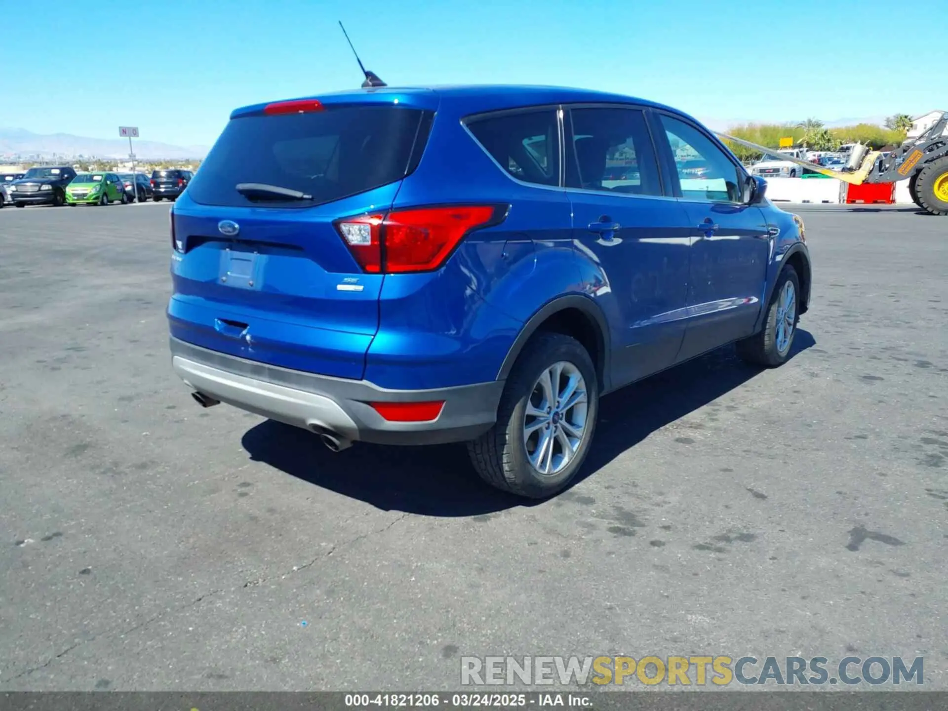 4 Фотография поврежденного автомобиля 1FMCU9GD8KUB15659 FORD ESCAPE 2019
