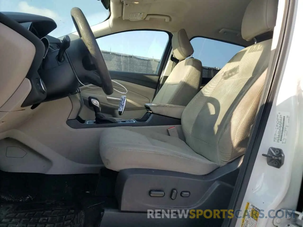 7 Photograph of a damaged car 1FMCU9GD9KUA02481 FORD ESCAPE 2019