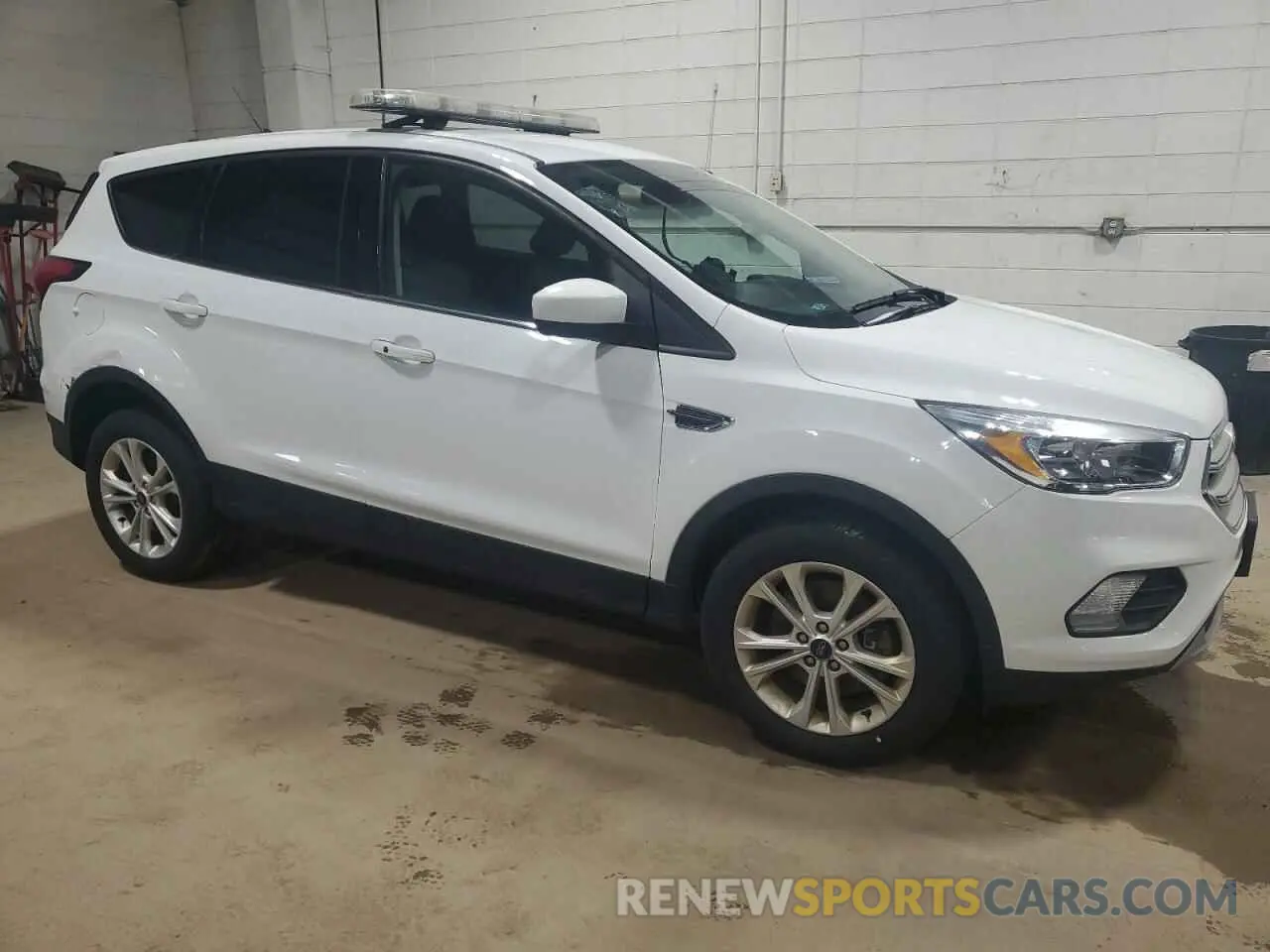 4 Фотография поврежденного автомобиля 1FMCU9GD9KUA05798 FORD ESCAPE 2019