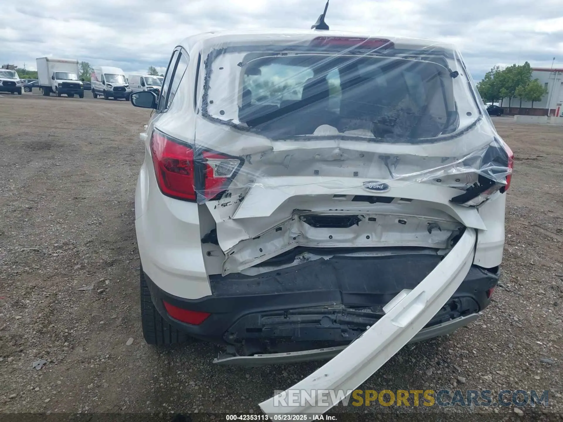 6 Photograph of a damaged car 1FMCU9GD9KUA52670 FORD ESCAPE 2019