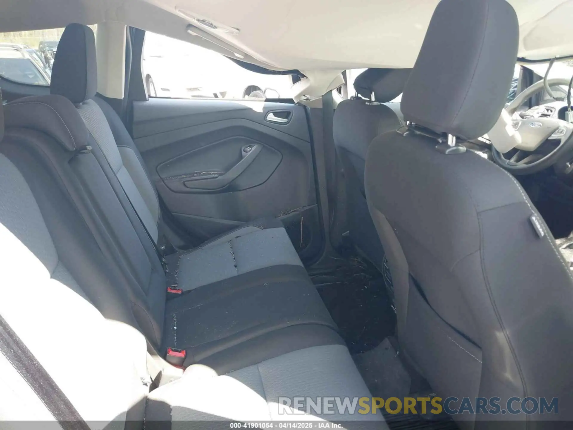 8 Photograph of a damaged car 1FMCU9GD9KUA66049 FORD ESCAPE 2019