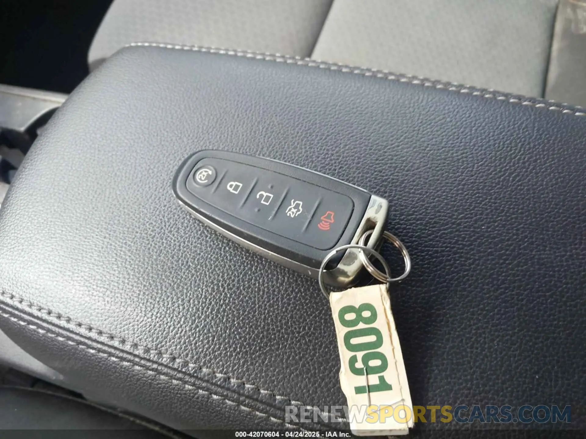 11 Photograph of a damaged car 1FMCU9GD9KUA66116 FORD ESCAPE 2019