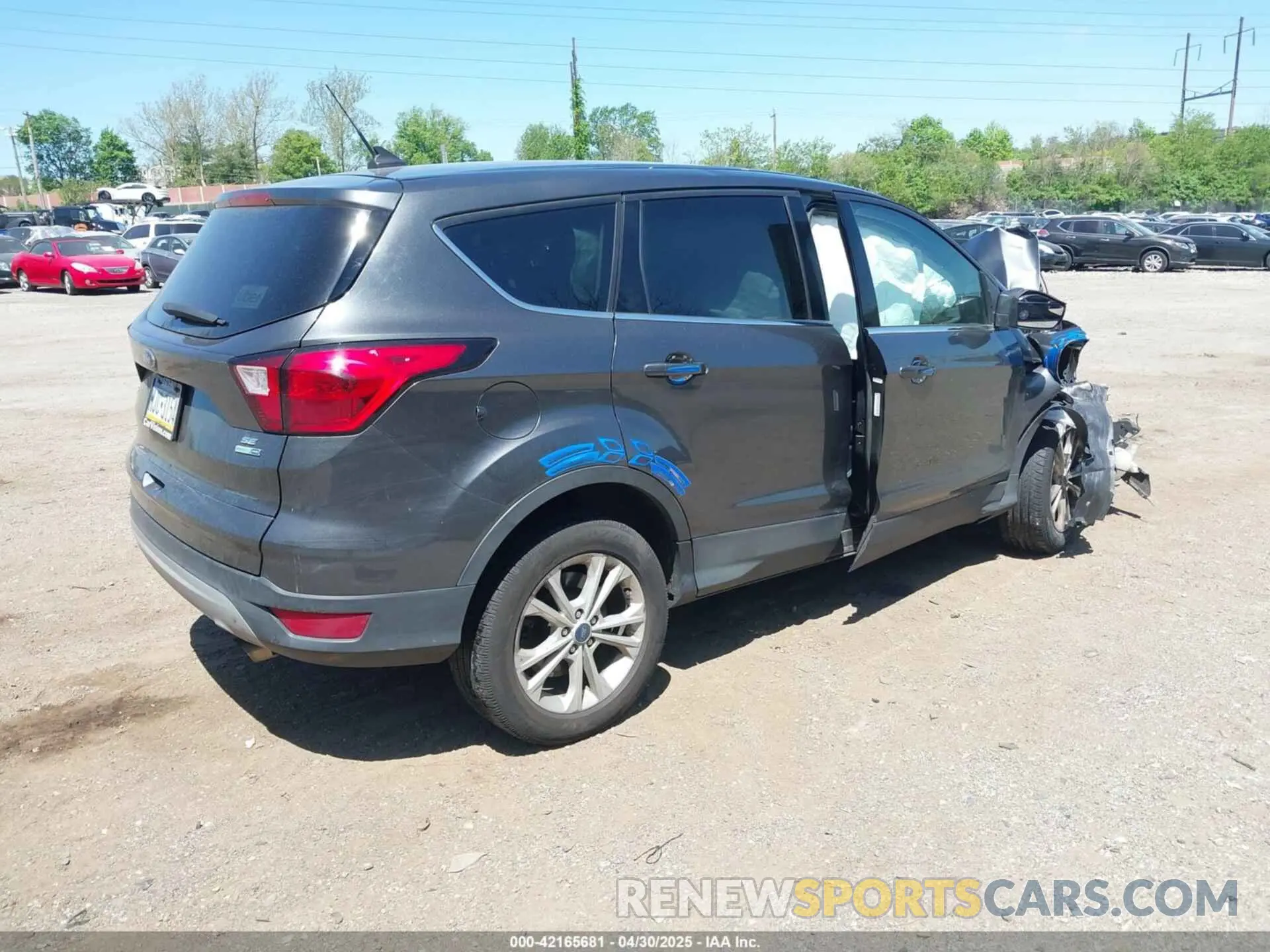 4 Фотография поврежденного автомобиля 1FMCU9GD9KUA70330 FORD ESCAPE 2019