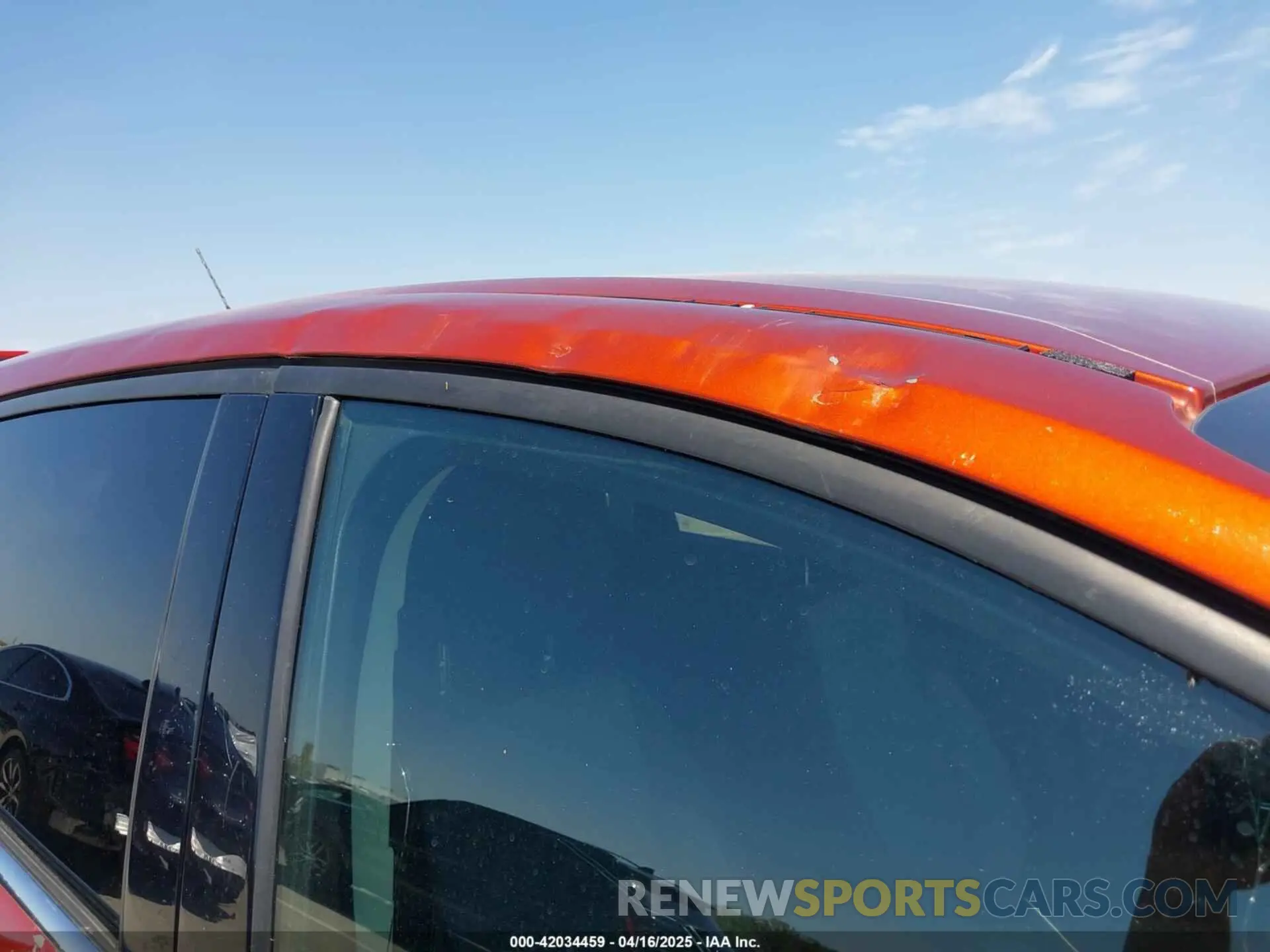 18 Photograph of a damaged car 1FMCU9GD9KUA76726 FORD ESCAPE 2019