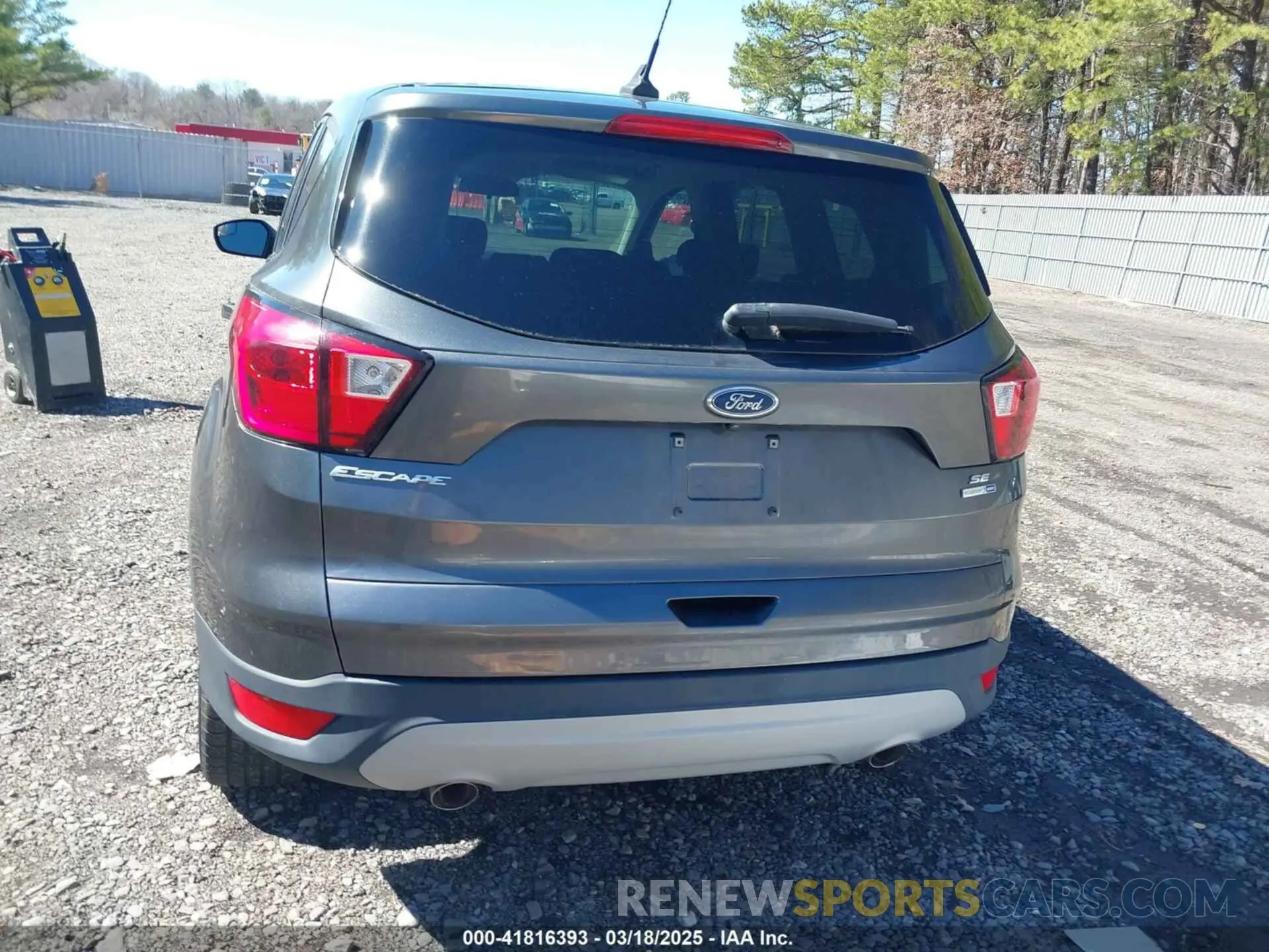 16 Photograph of a damaged car 1FMCU9GD9KUB11314 FORD ESCAPE 2019