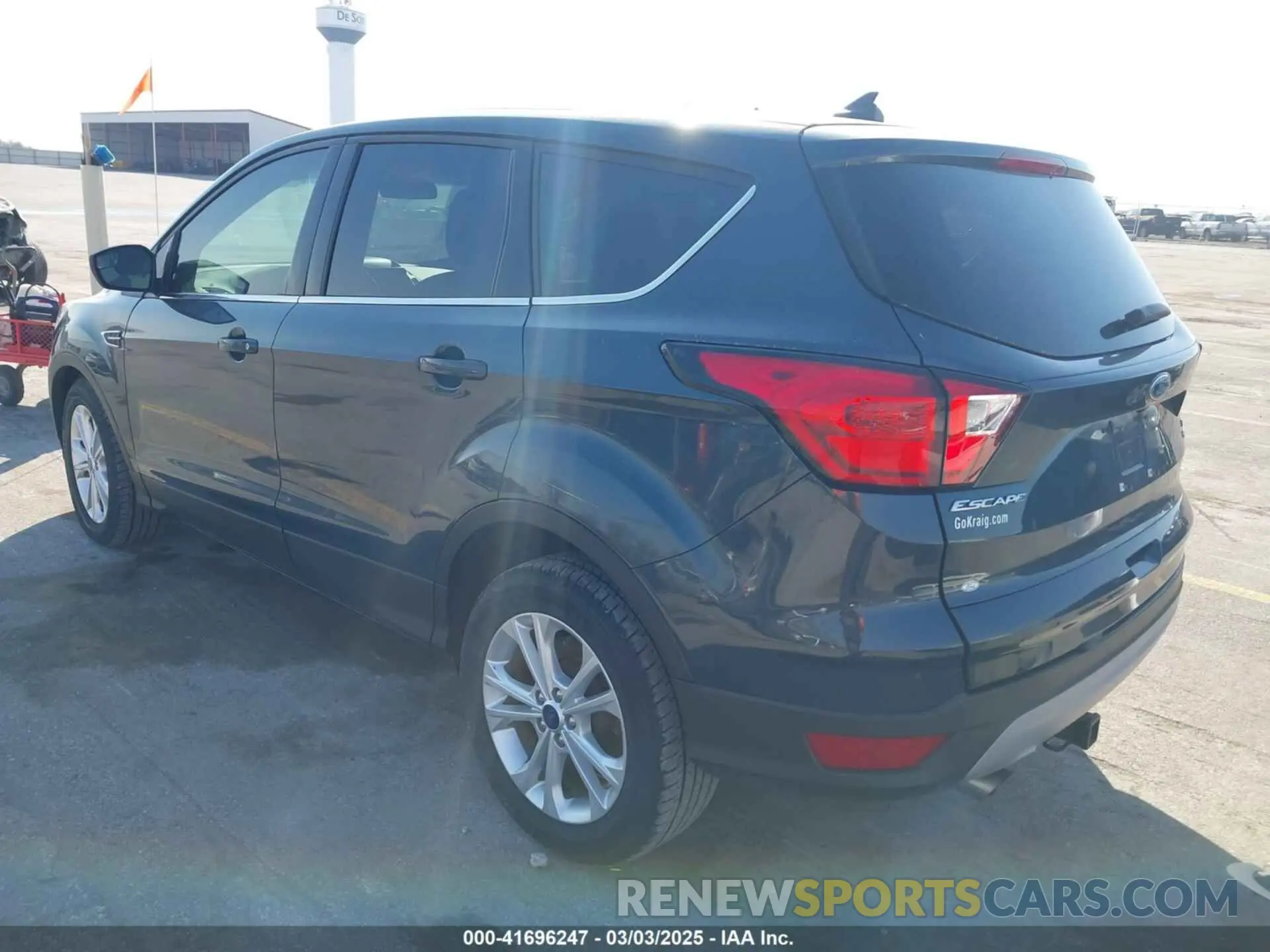 3 Фотография поврежденного автомобиля 1FMCU9GD9KUB14228 FORD ESCAPE 2019