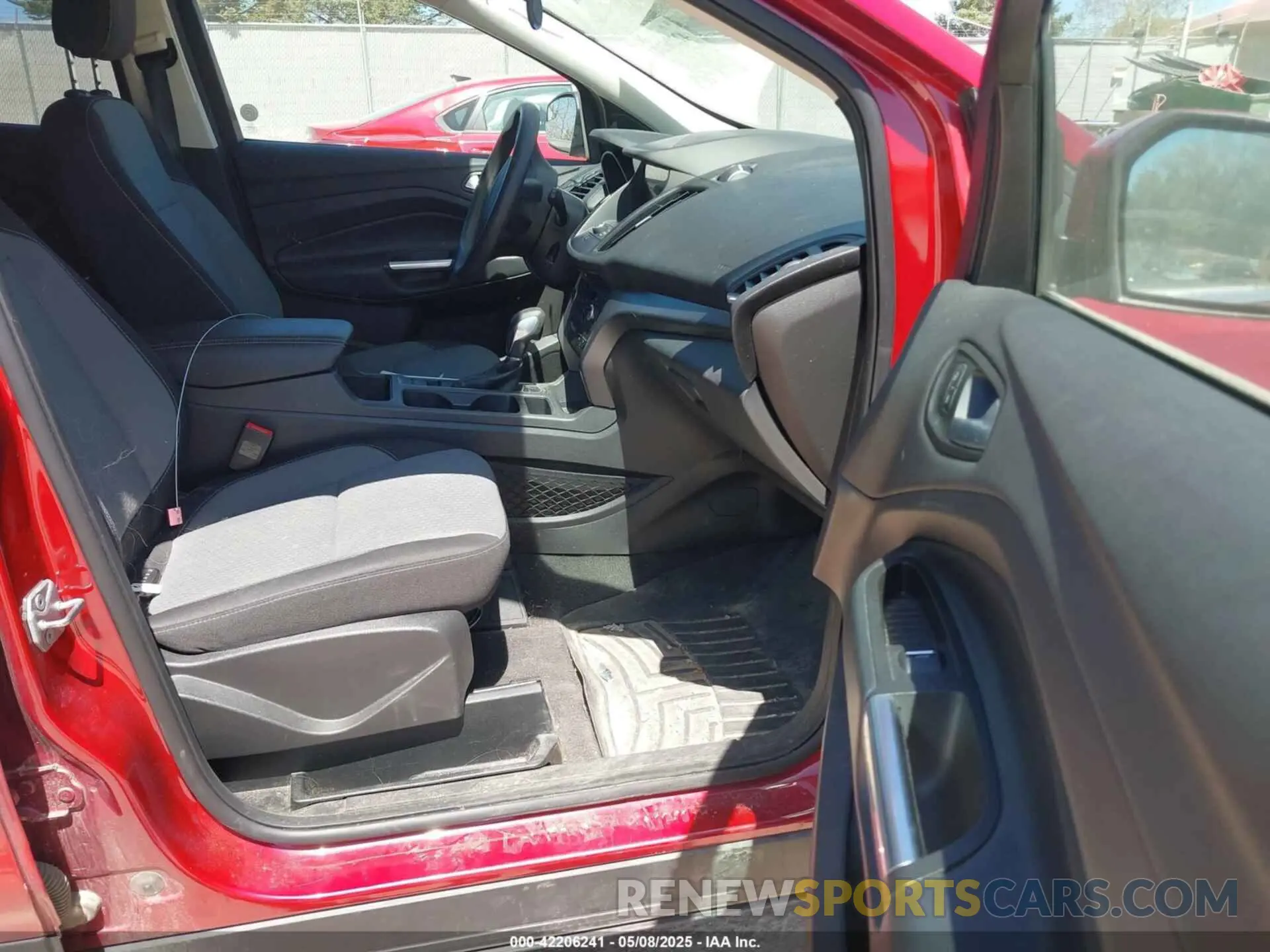 5 Фотография поврежденного автомобиля 1FMCU9GD9KUB22426 FORD ESCAPE 2019