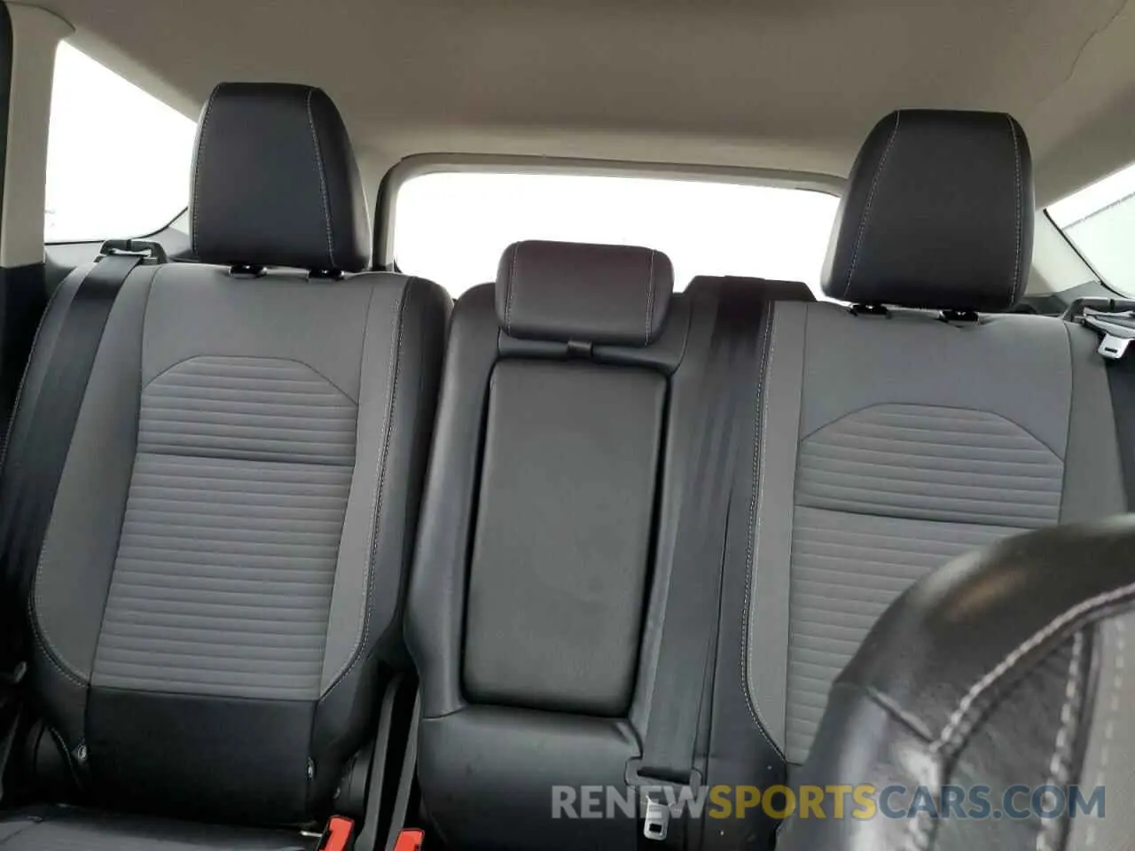 10 Фотография поврежденного автомобиля 1FMCU9GD9KUB99166 FORD ESCAPE 2019
