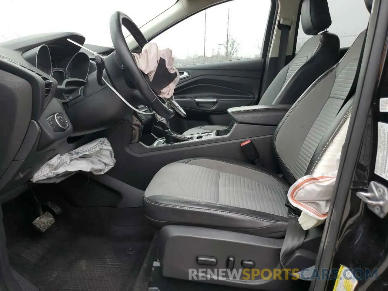 7 Фотография поврежденного автомобиля 1FMCU9GD9KUB99166 FORD ESCAPE 2019