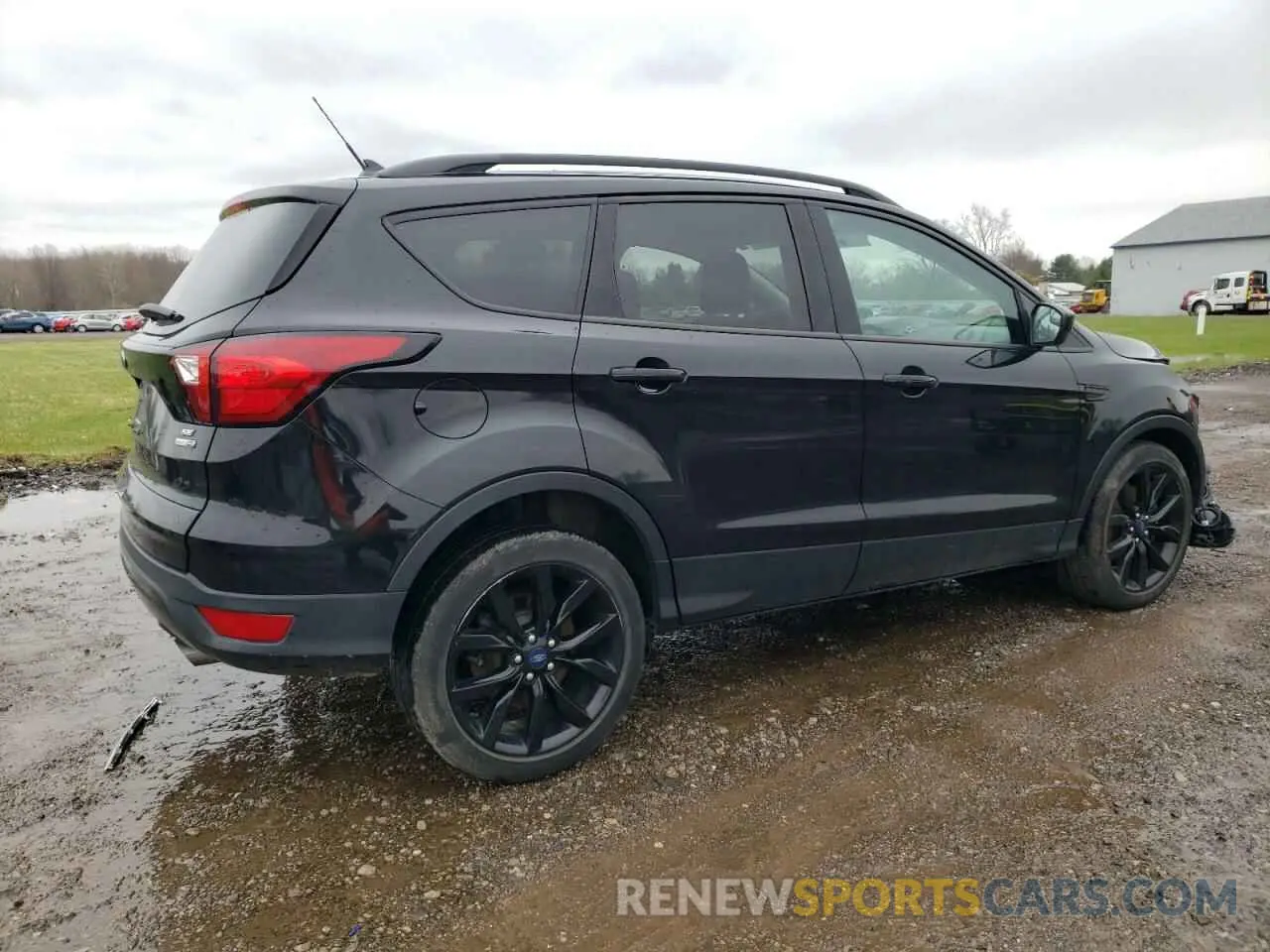 3 Photograph of a damaged car 1FMCU9GD9KUC49239 FORD ESCAPE 2019