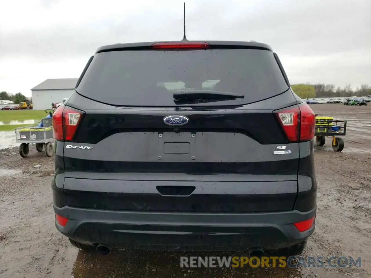 6 Photograph of a damaged car 1FMCU9GD9KUC49239 FORD ESCAPE 2019