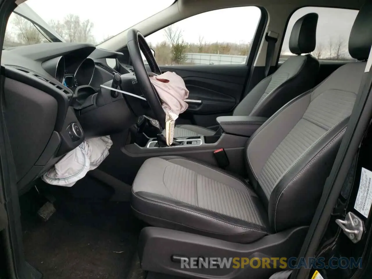 7 Photograph of a damaged car 1FMCU9GD9KUC49239 FORD ESCAPE 2019