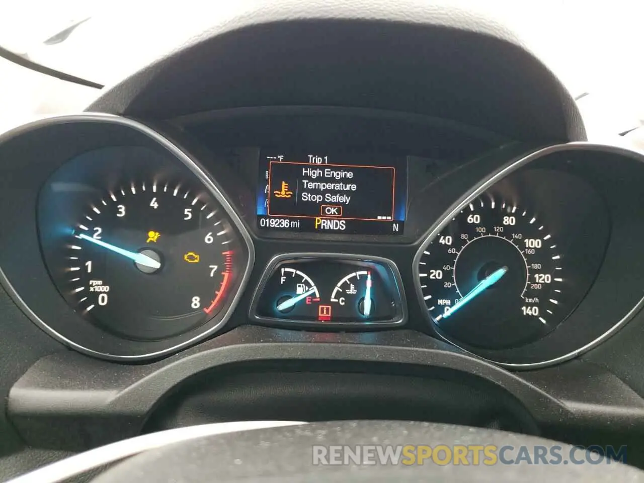 9 Photograph of a damaged car 1FMCU9GD9KUC49239 FORD ESCAPE 2019