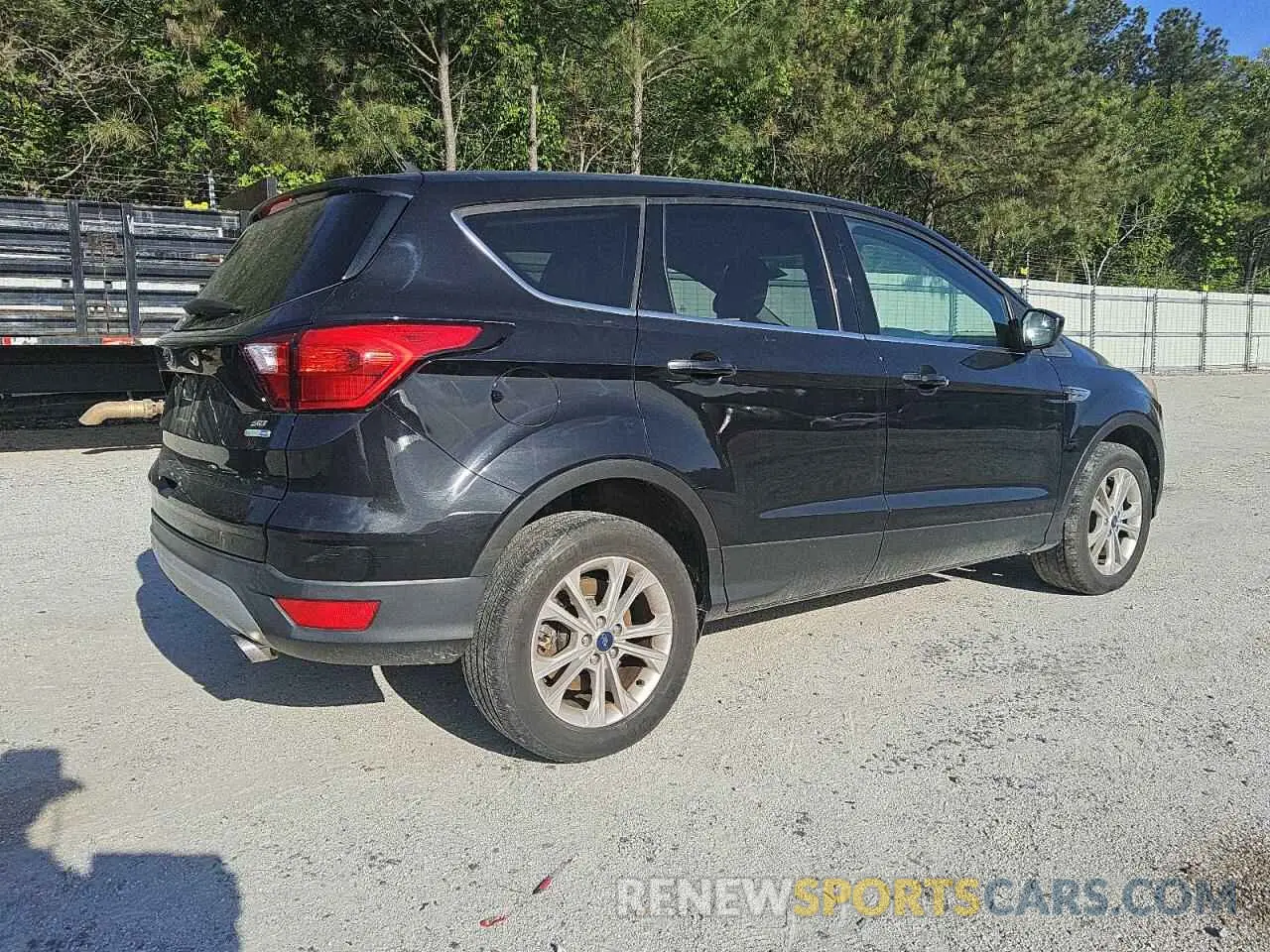 3 Фотография поврежденного автомобиля 1FMCU9GDXKUA27731 FORD ESCAPE 2019