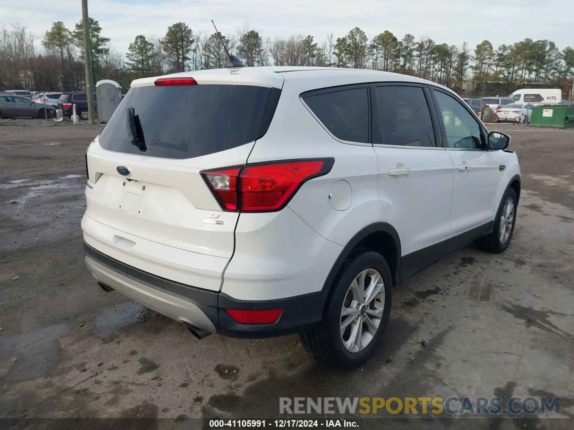 4 Photograph of a damaged car 1FMCU9GDXKUA85290 FORD ESCAPE 2019